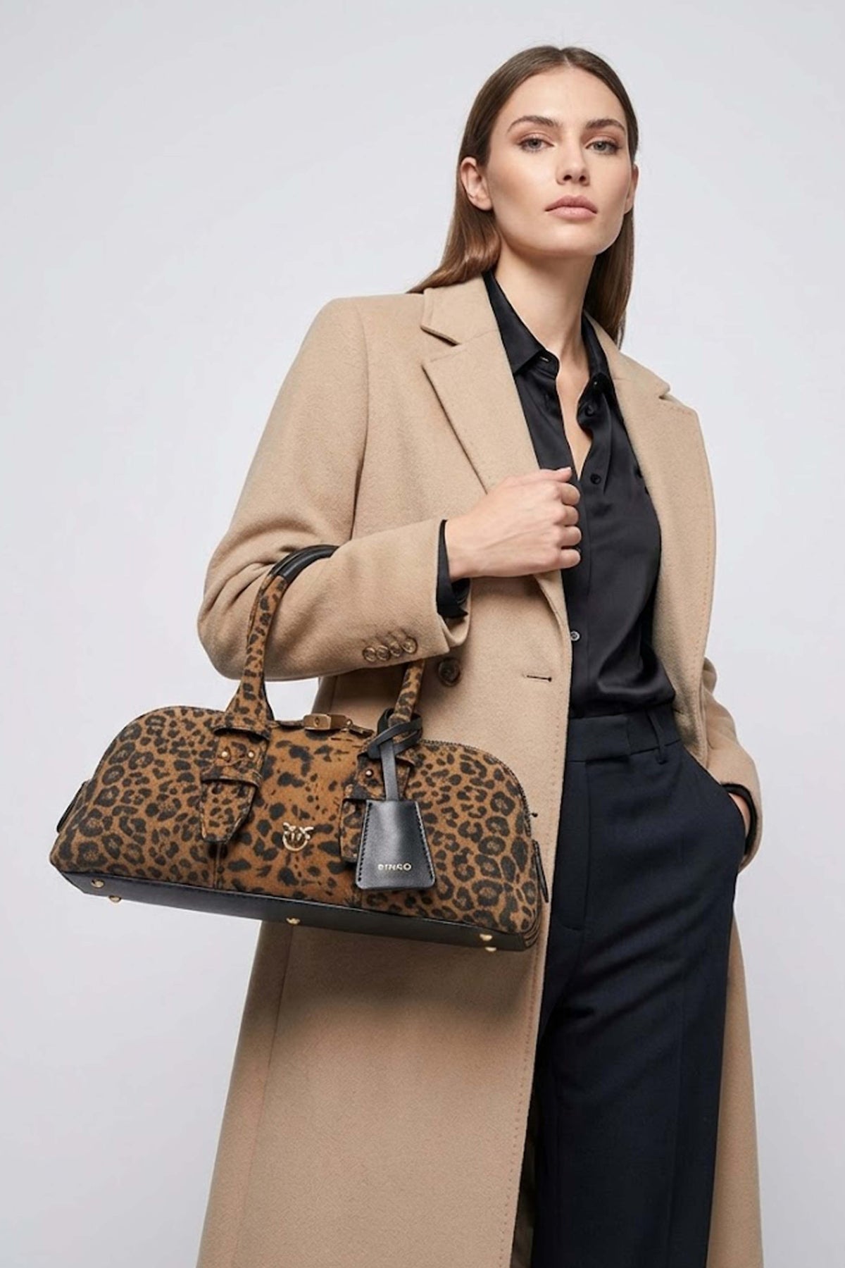 PINKO BOWLING BAG BAGUETTE en color ANIMAL PRINT (1)