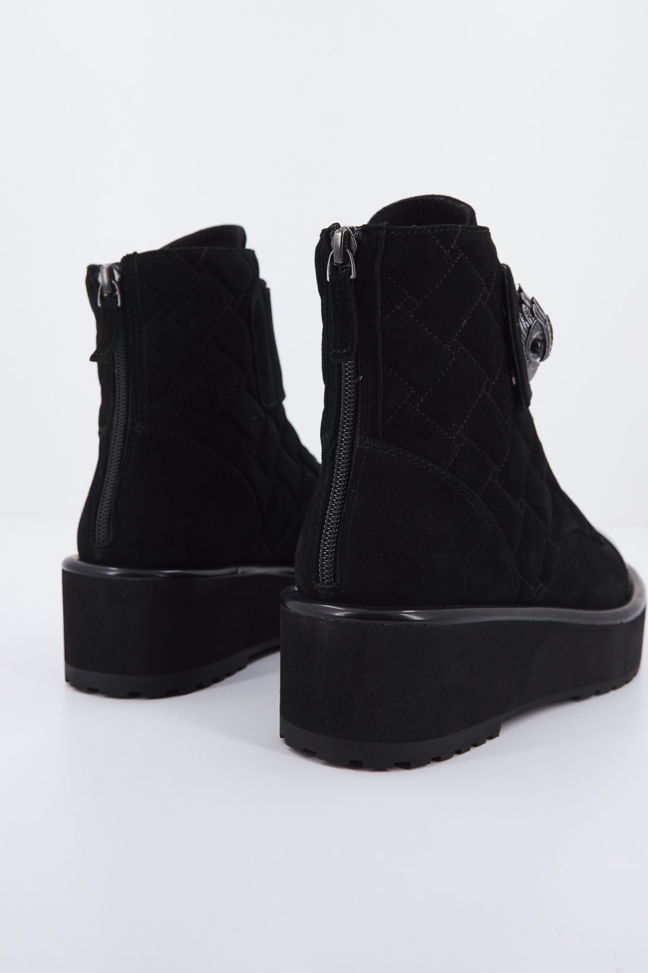 KURT GEIGER LONDON KENSINGTON STRAP en color NEGRO (4)