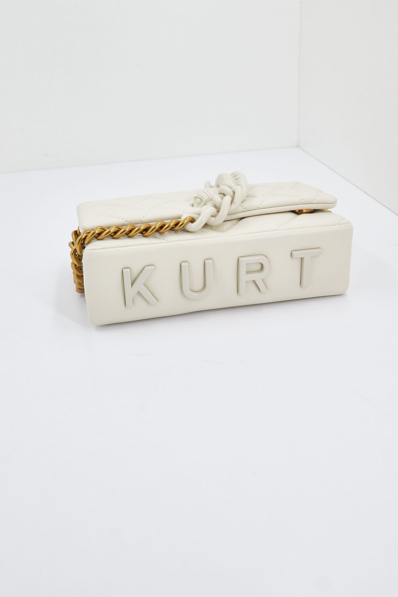 KURT GEIGER LONDON MINI KENSINGTON FLAP en color BEIS (3)