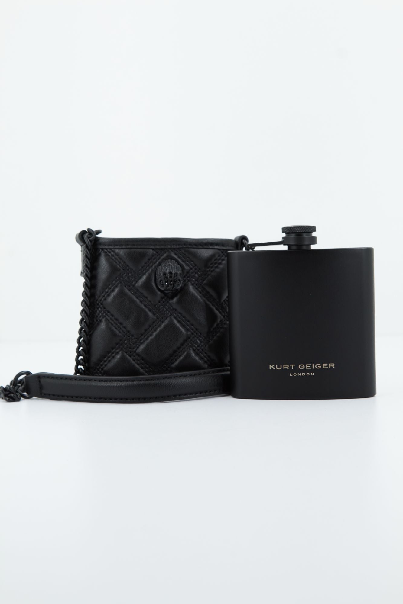 KURT GEIGER LONDON KENSINGTON FLASK en color NEGRO (1)