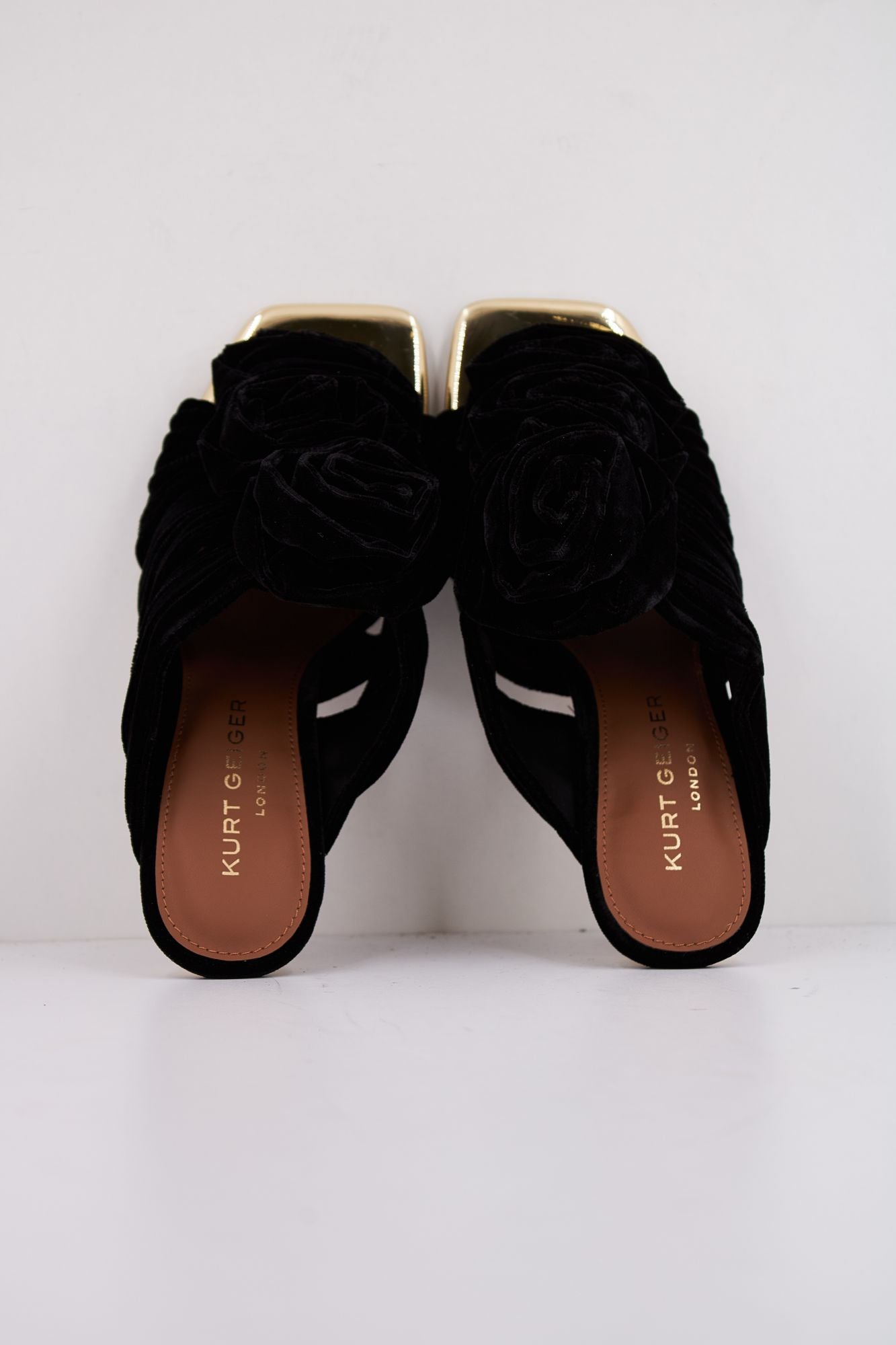 KURT GEIGER LONDON BLOOM MULE en color NEGRO (3)