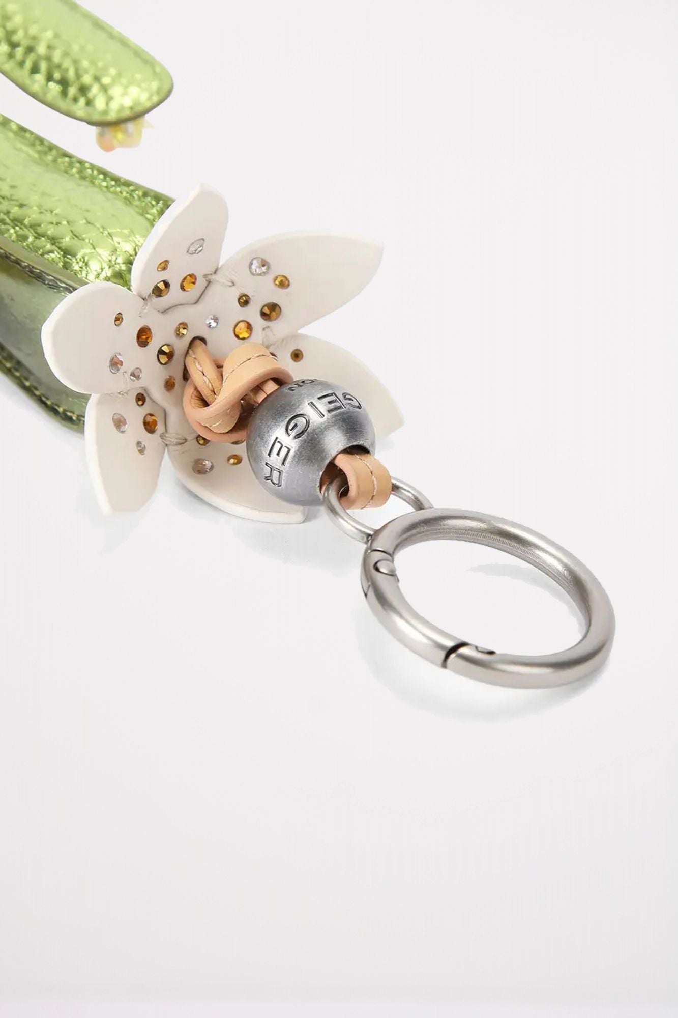 KURT GEIGER LONDON CACTUS KEYCHAIN en color VERDE (3)