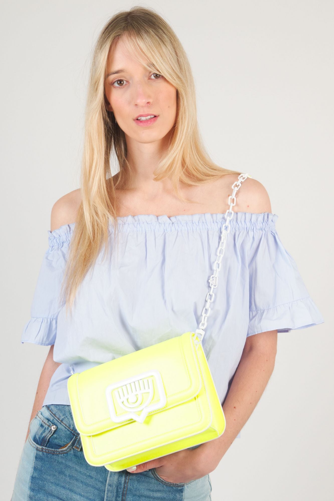 CHIARA FERRAGNI 74SB4BB1 ZS731 en color AMARILLO (2)