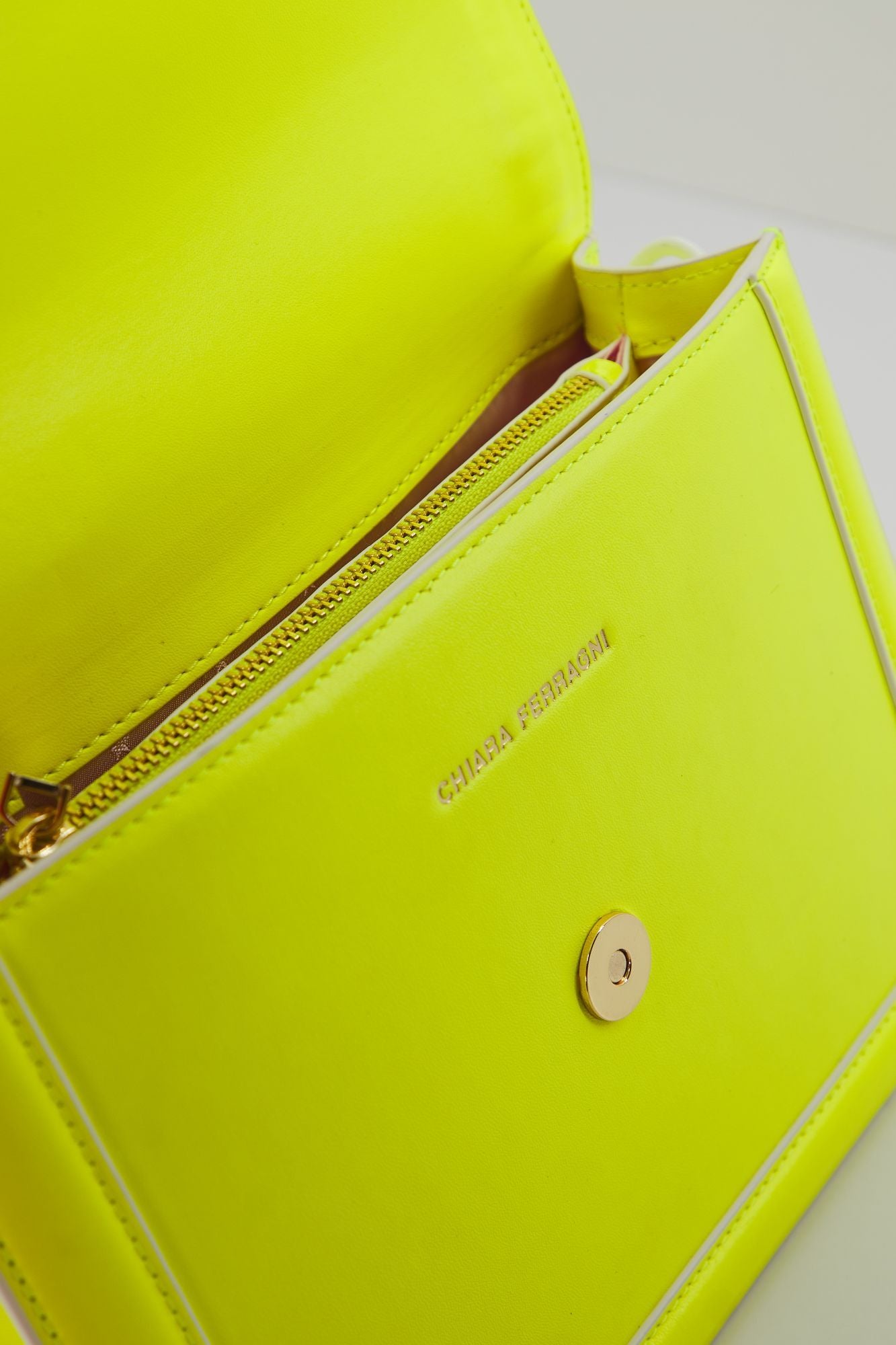 CHIARA FERRAGNI 74SB4BB1 ZS731 en color AMARILLO (3)