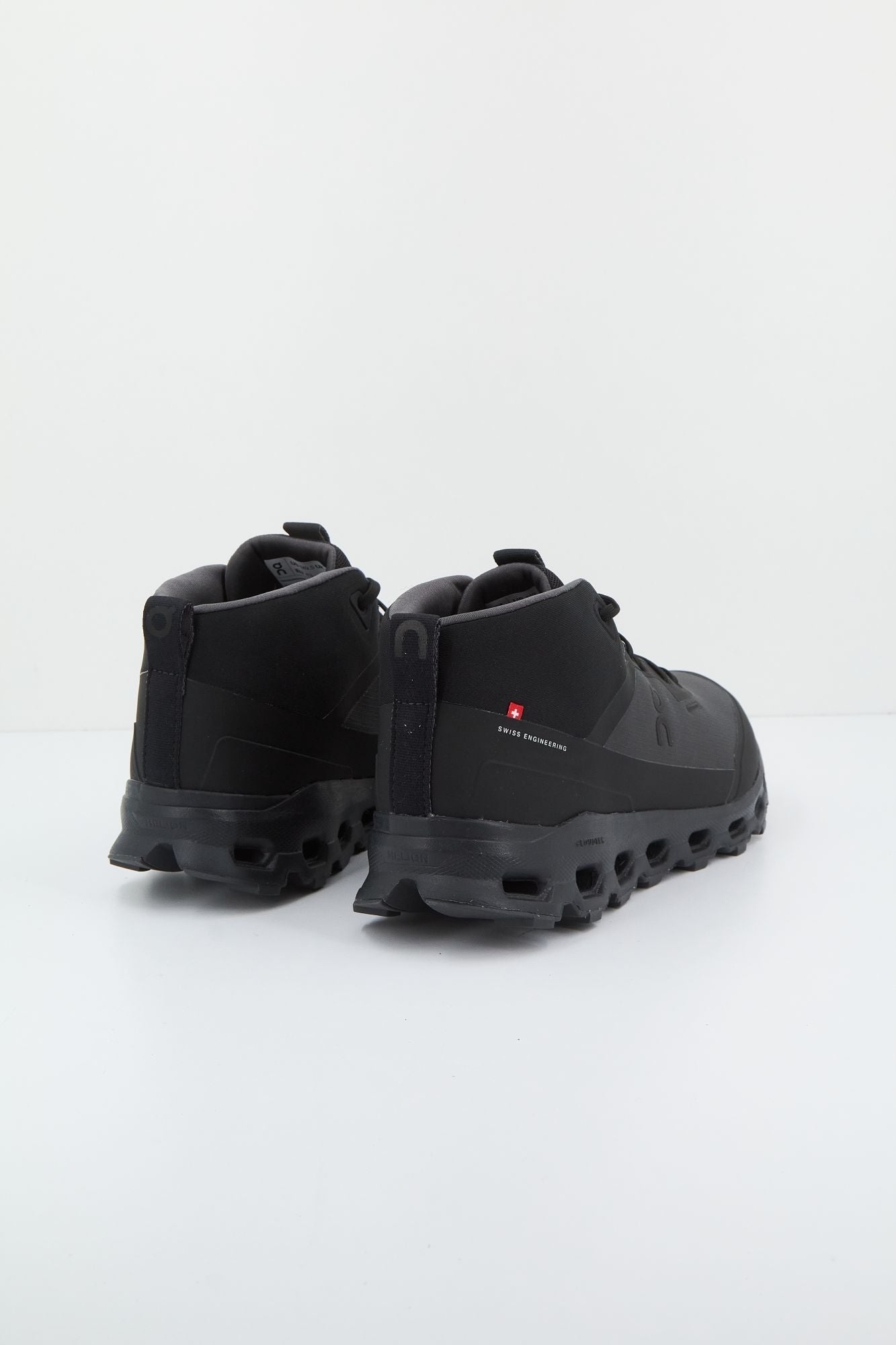 ON RUNNING CLOUDROAM WATERPROOF en color NEGRO (4)