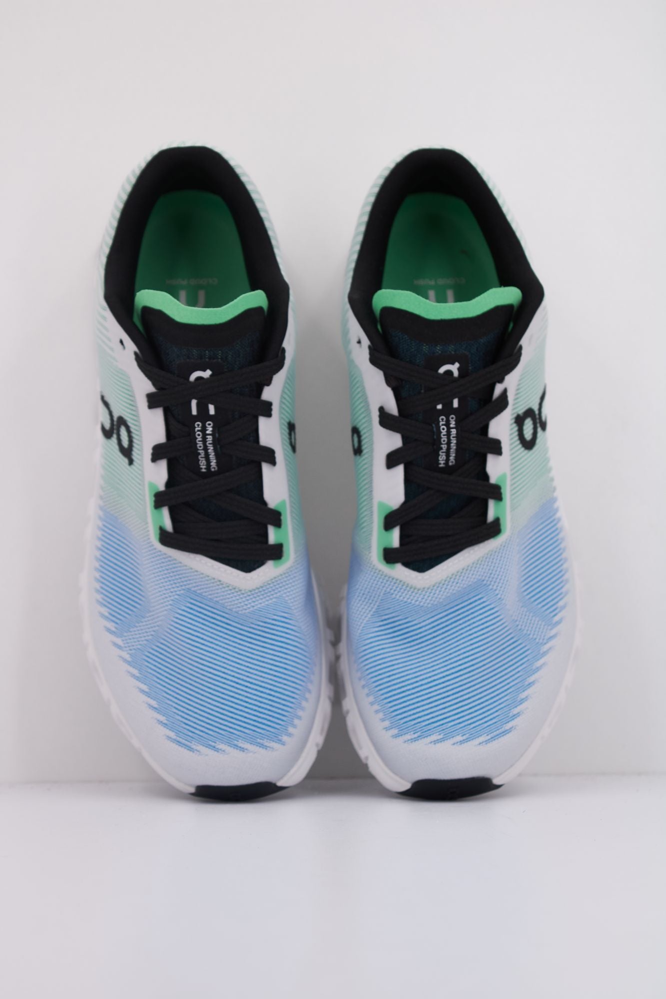 ON RUNNING CLOUD 6 PUSH en color VERDE (3)