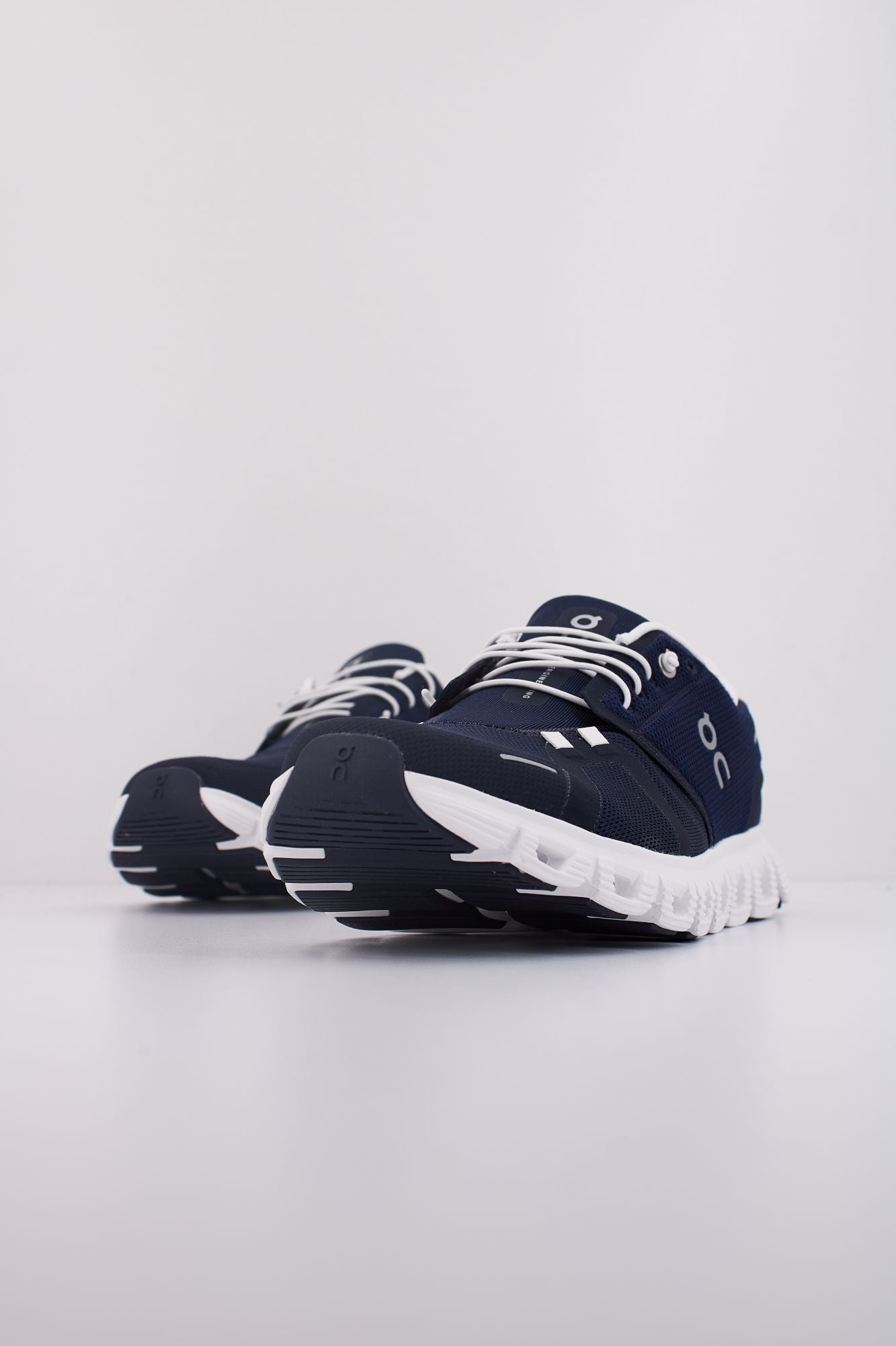 ON RUNNING CLOUD 6 en color AZUL (2)