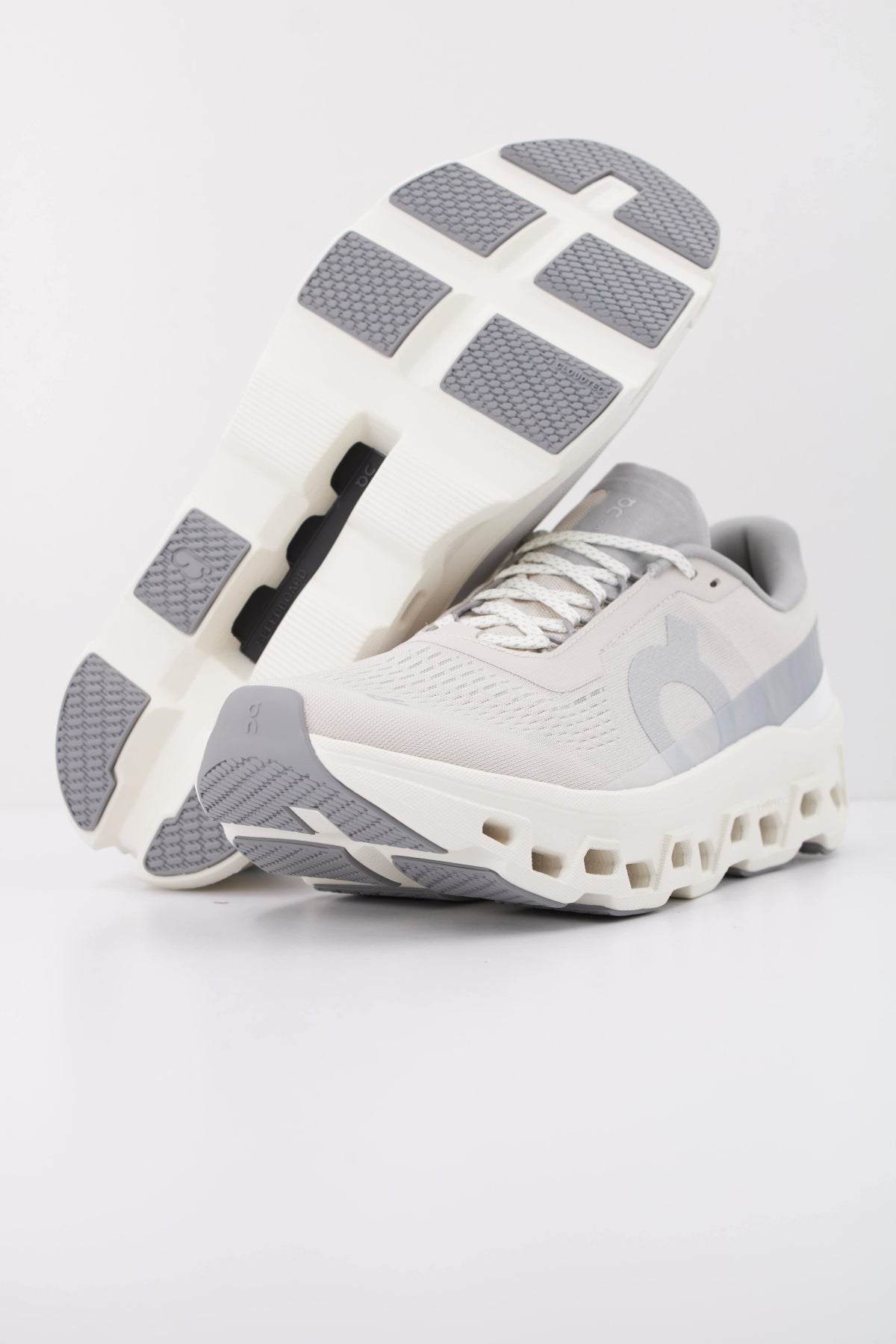 ON RUNNING CLOUDMONSTER 1 M en color BEIS (5)