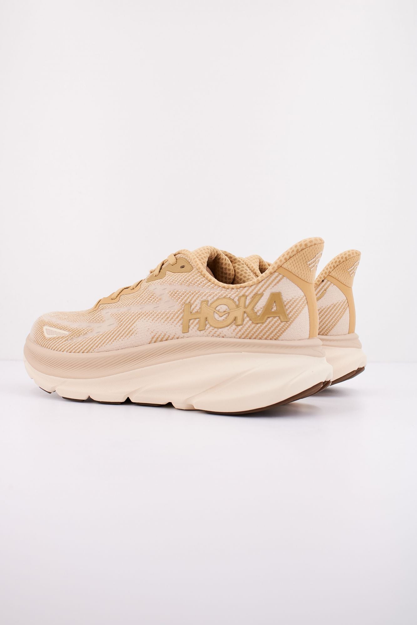 HOKA M CLIFTON 9 en color MARRON (3)