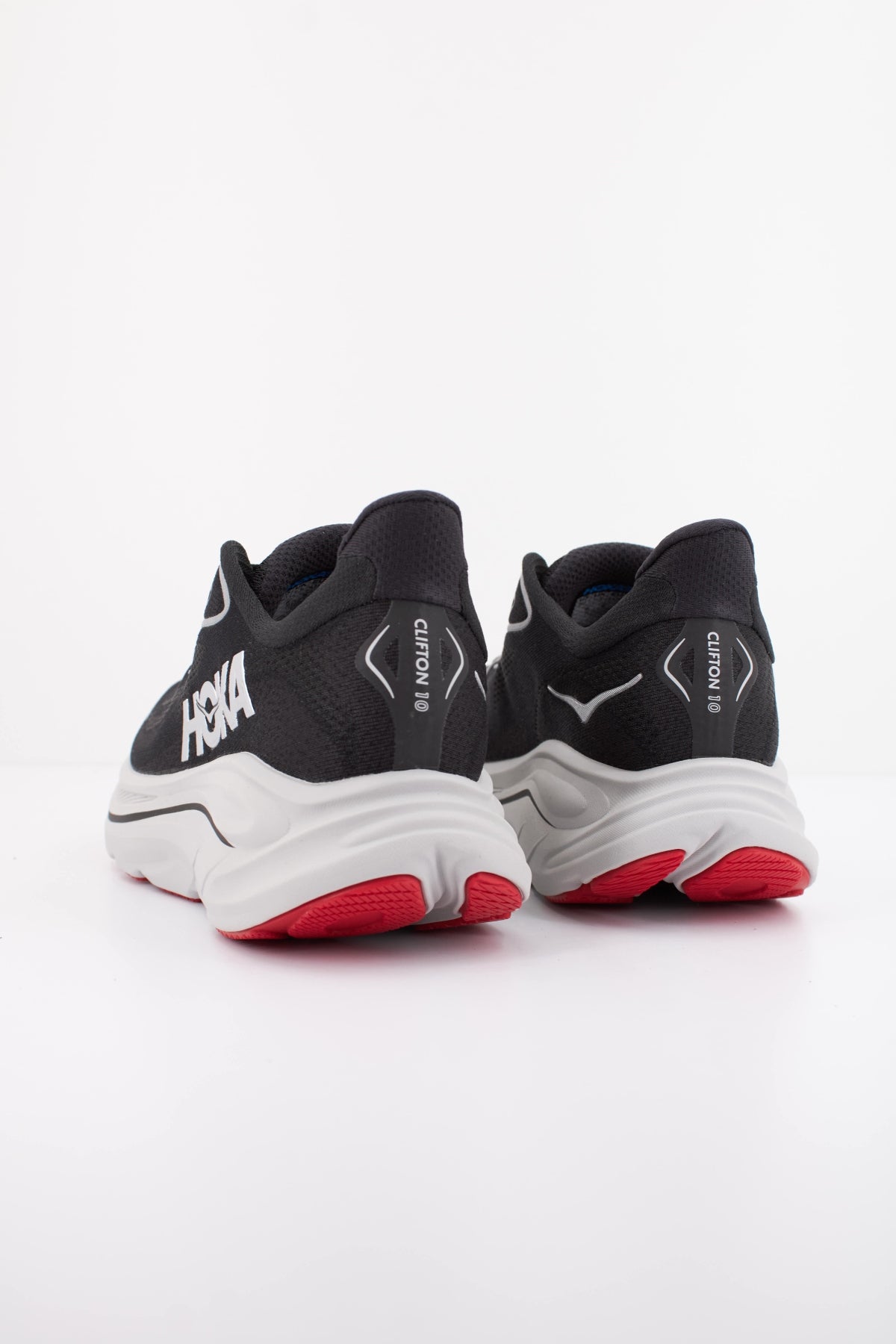 HOKA ZAPATILLA CLIFTON 10 en color NEGRO (4)