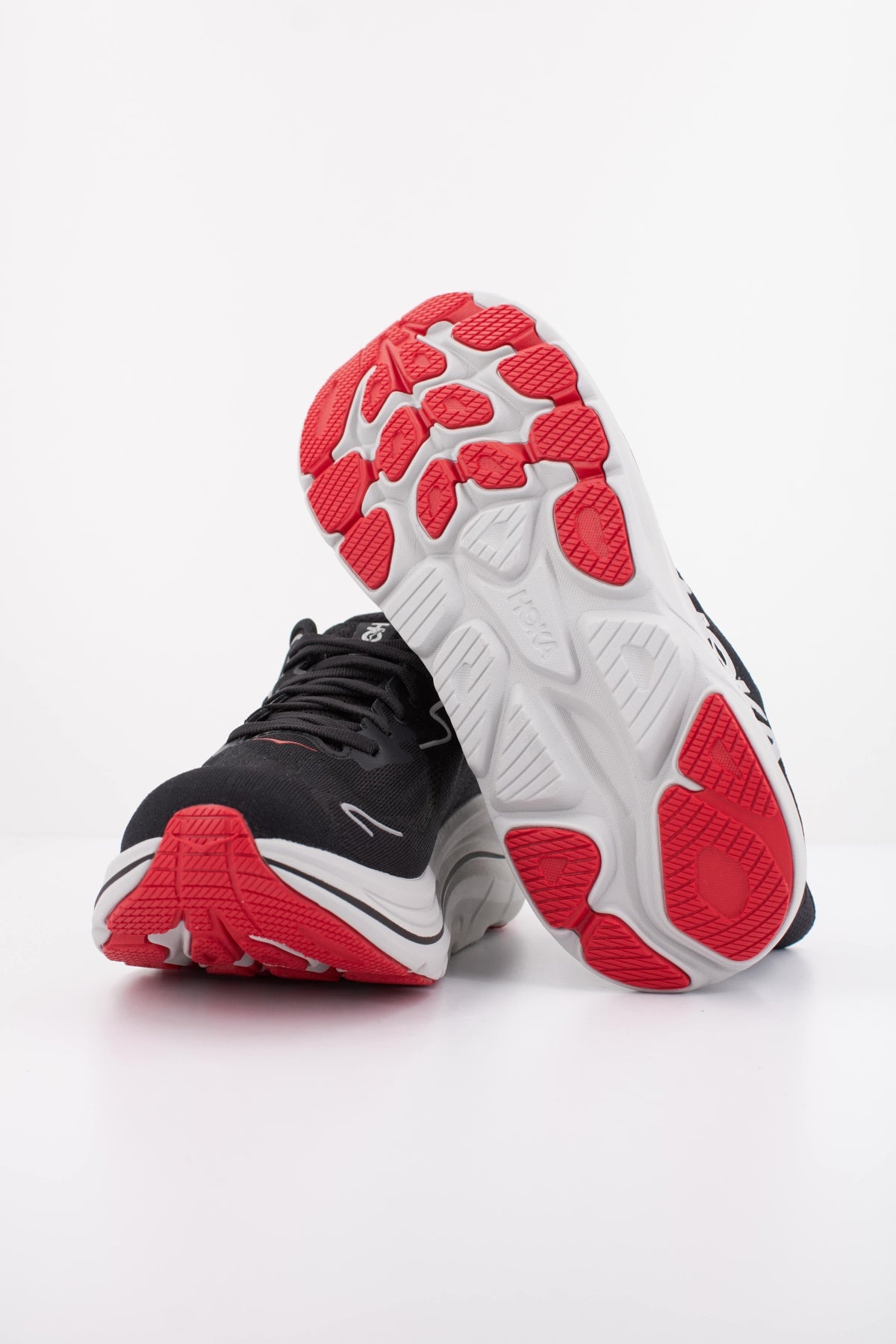 HOKA ZAPATILLA CLIFTON 10 en color NEGRO (5)