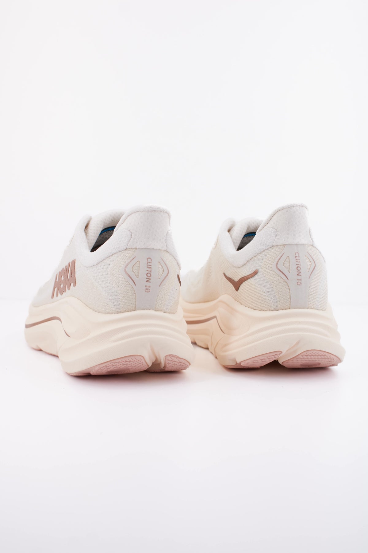 HOKA W CLIFTON 10 en color BLANCO (4)