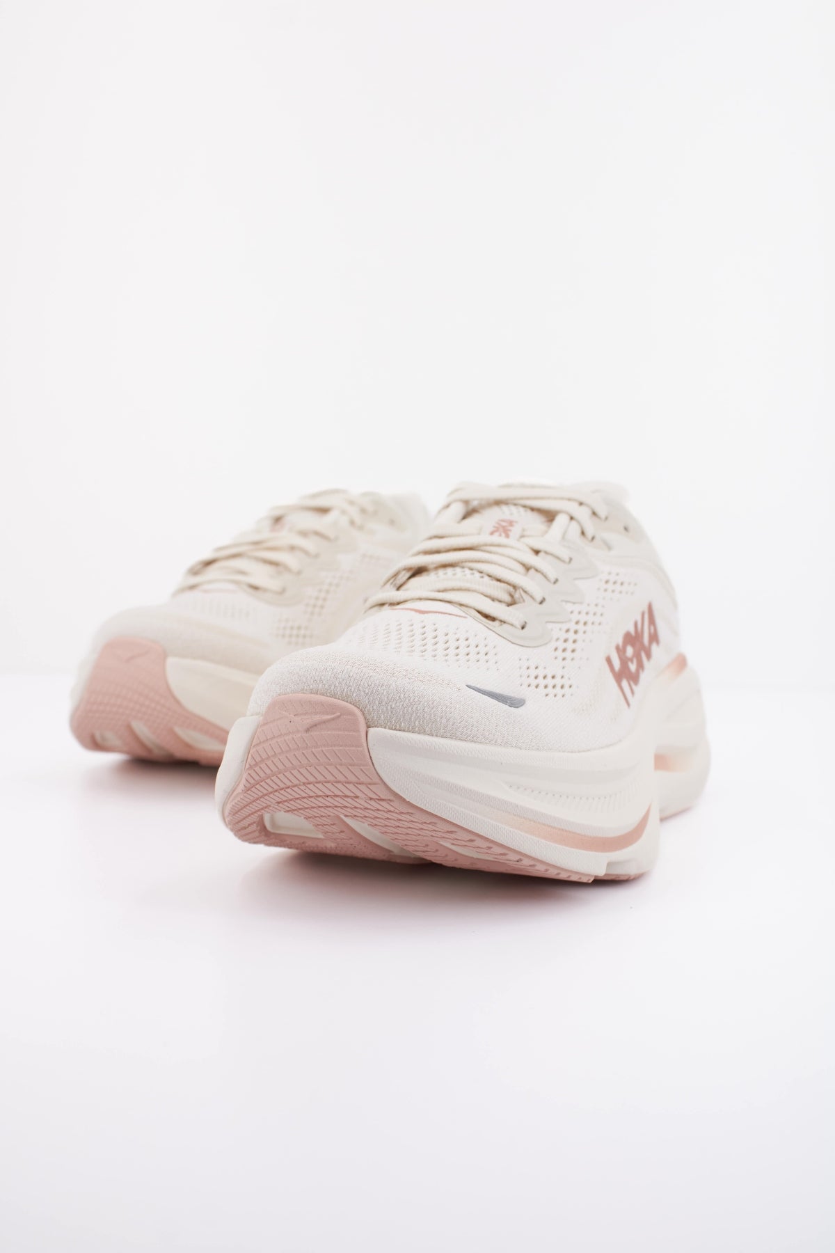 HOKA W BONDI 9 en color BLANCO (2)