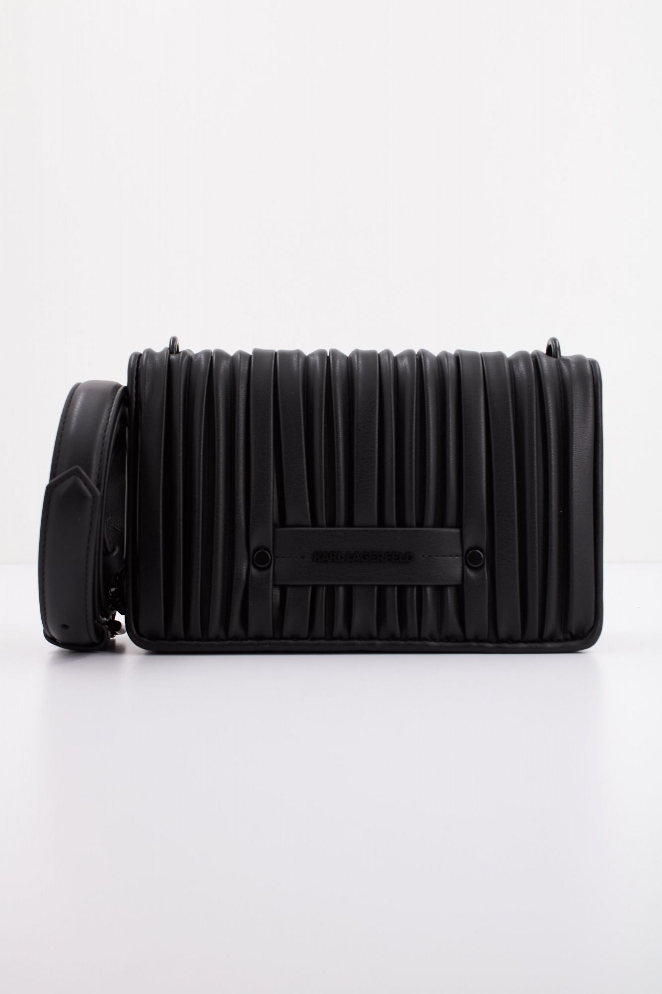 KARL LAGERFELD K/KUSHION SM FLAP CB en color NEGRO (1)