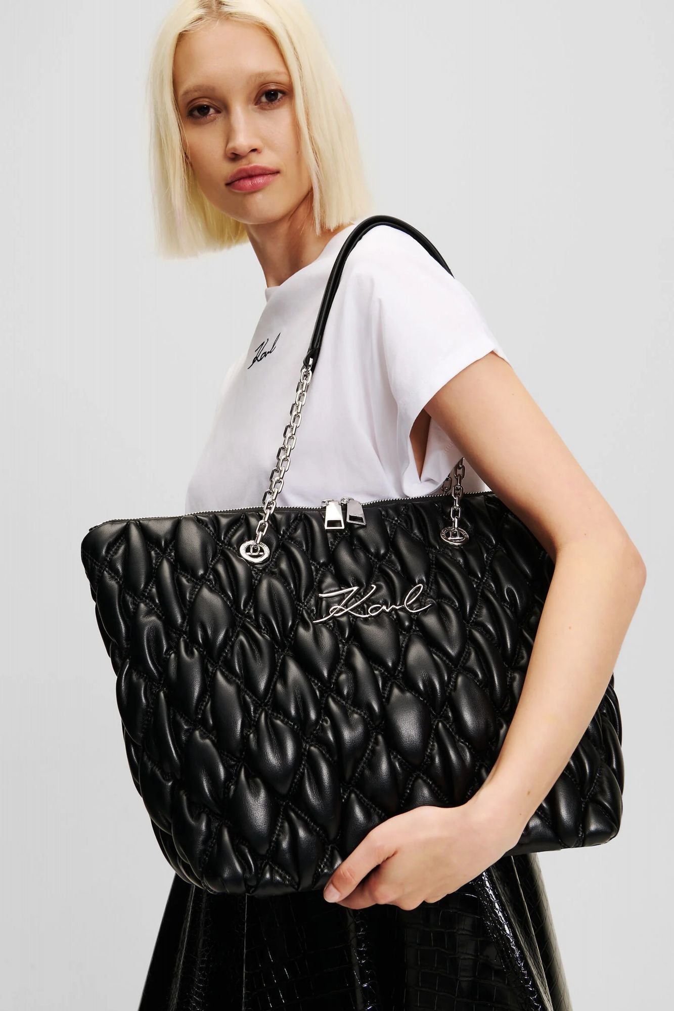 KARL LAGERFELD K/SIGNATURE KUILT en color NEGRO (4)
