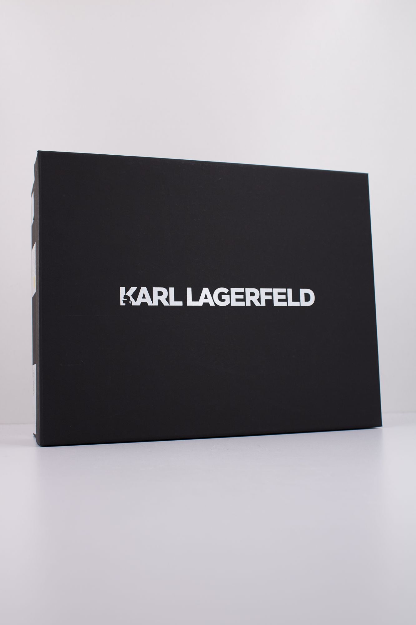 KARL LAGERFELD KAPRI MENS SIGNIA PATCH EM en color BLANCO (6)