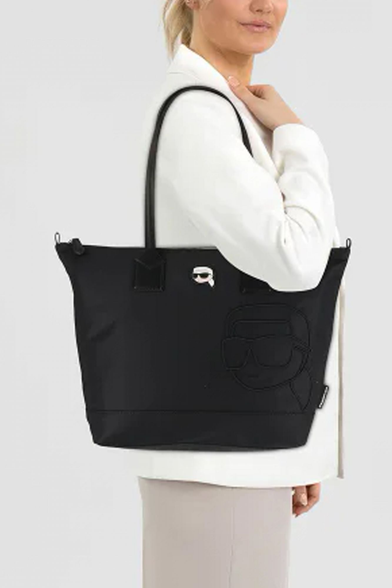 KARL LAGERFELD IKON NYLON NFT LG TOTE en color NEGRO (5)