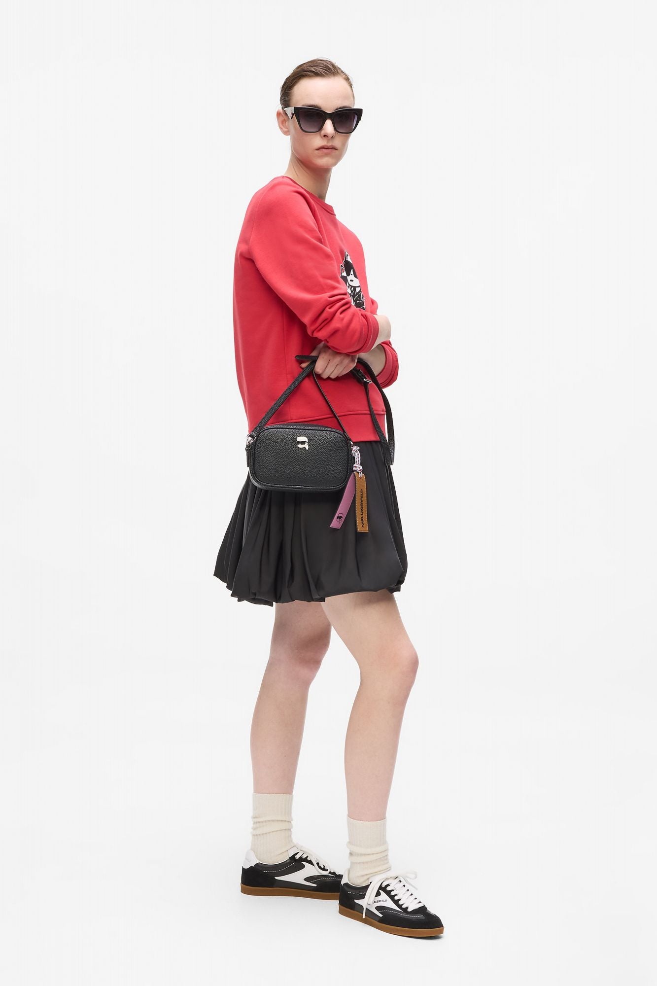 KARL LAGERFELD K/IKON PEBBLE SLIM CAMERA BAG en color NEGRO (4)