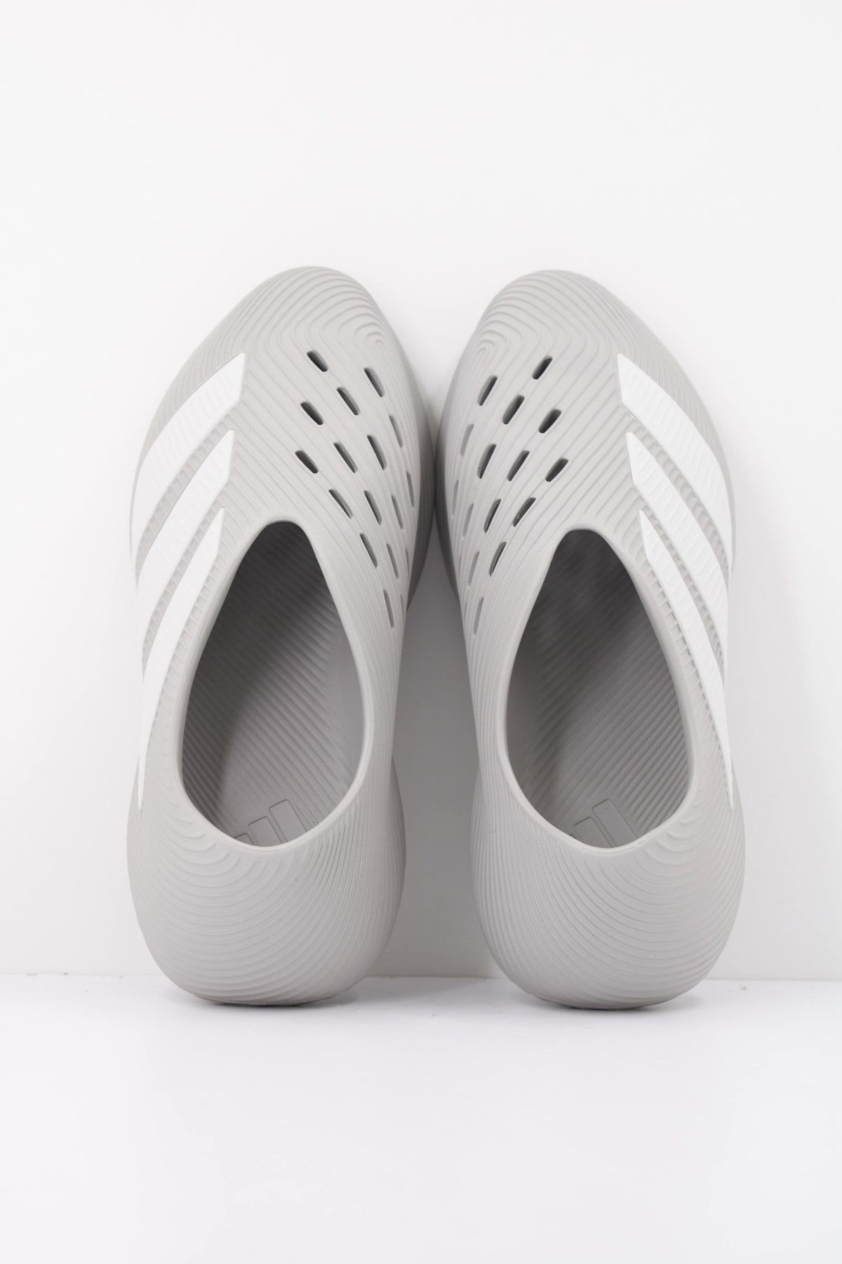 ADIDAS KI0071 en color GRIS (3)