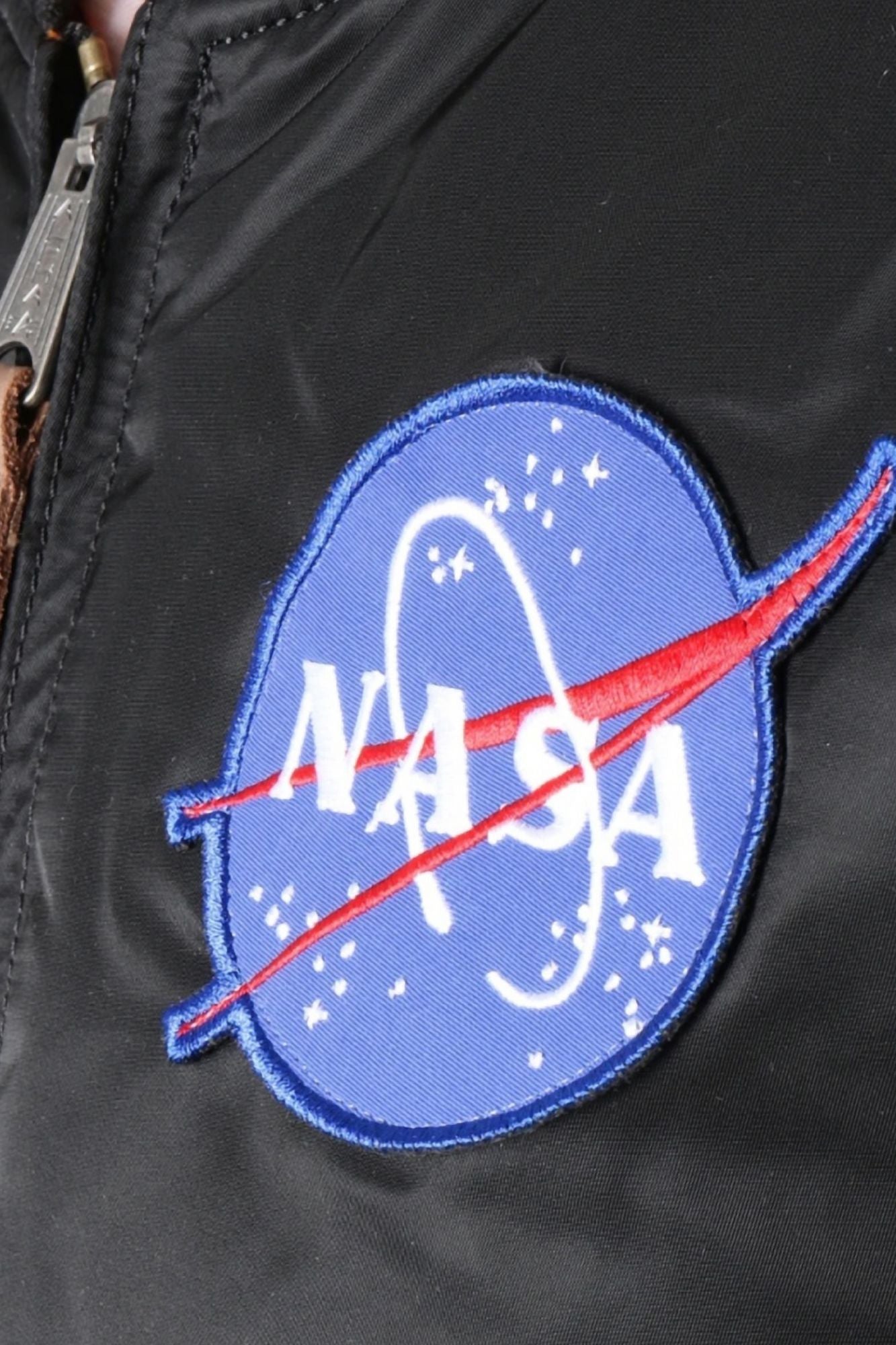 ALPHA INDUSTRIES MA1 VF NASA en color NEGRO (5)