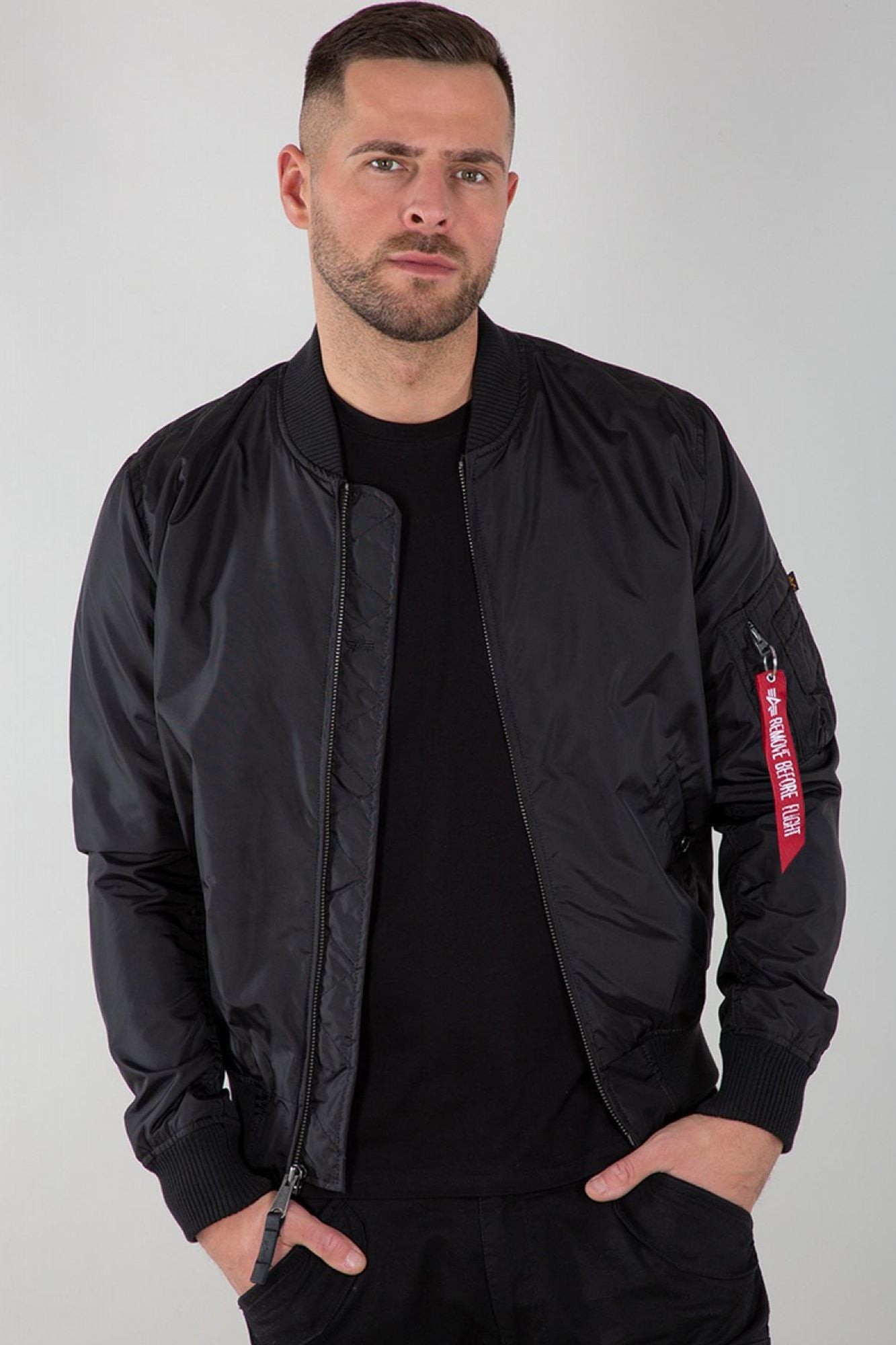 ALPHA INDUSTRIES 191103AF en color NEGRO (1)