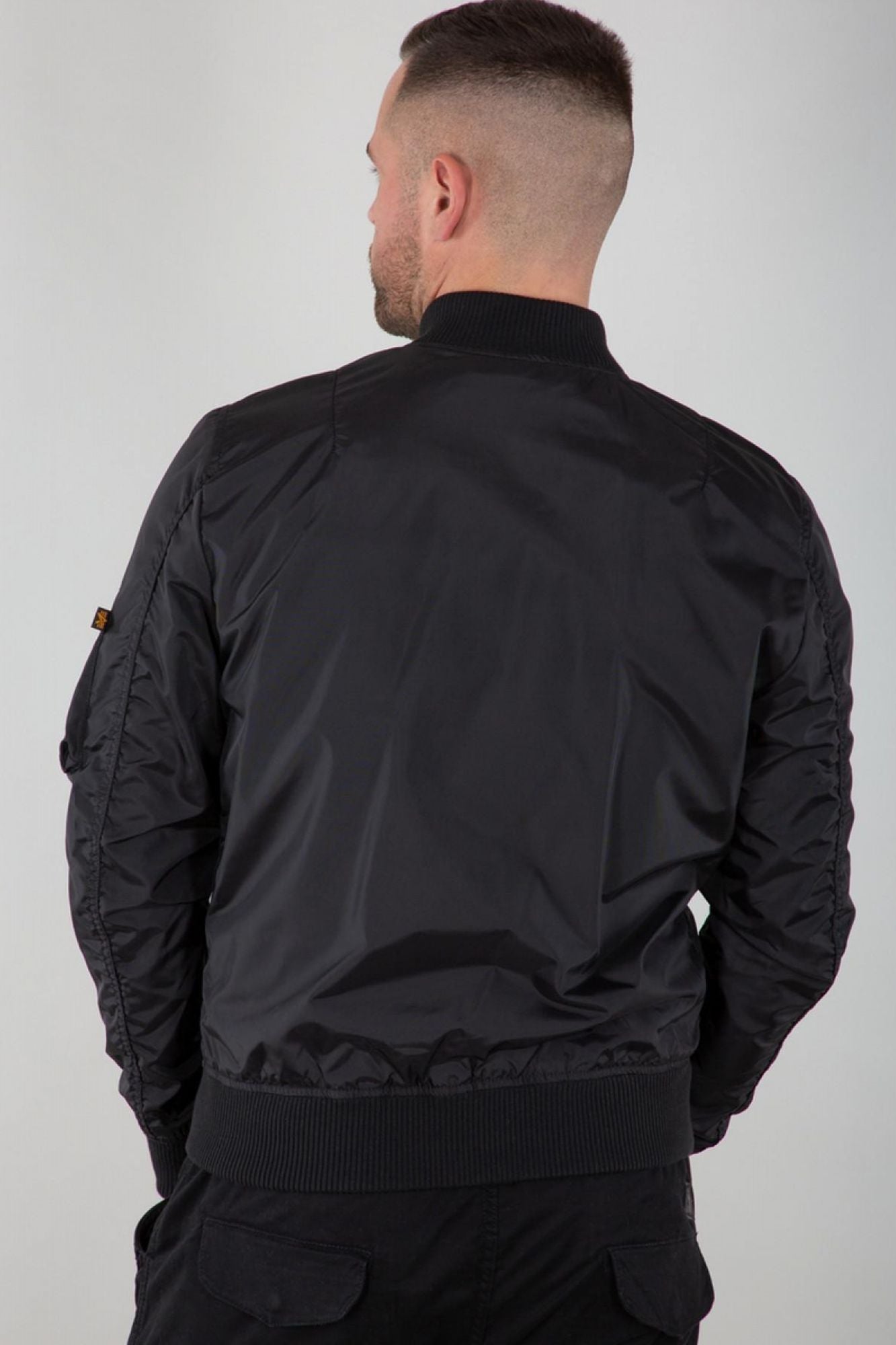 ALPHA INDUSTRIES 191103AF en color NEGRO (3)