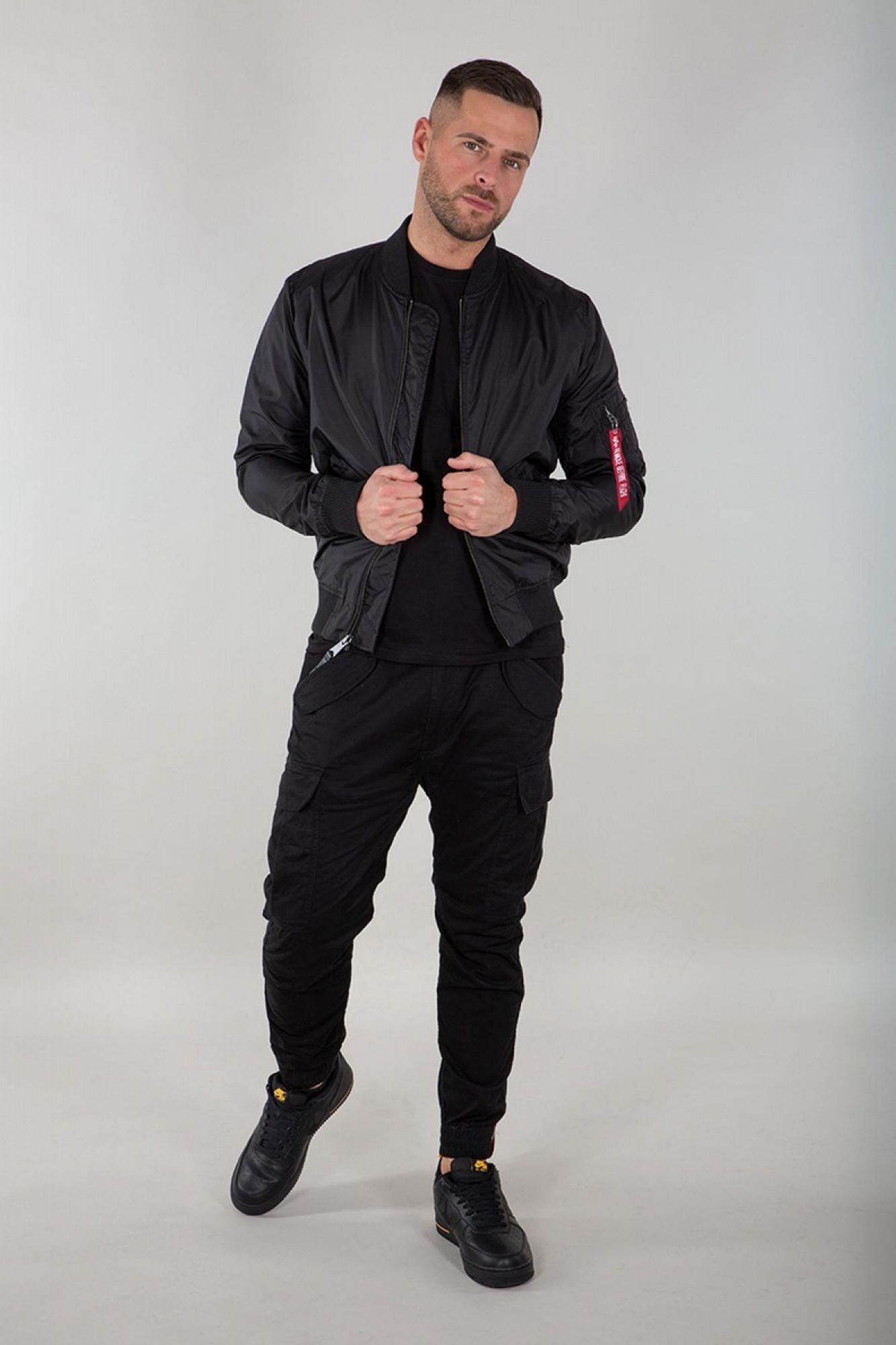 ALPHA INDUSTRIES 191103AF en color NEGRO (4)