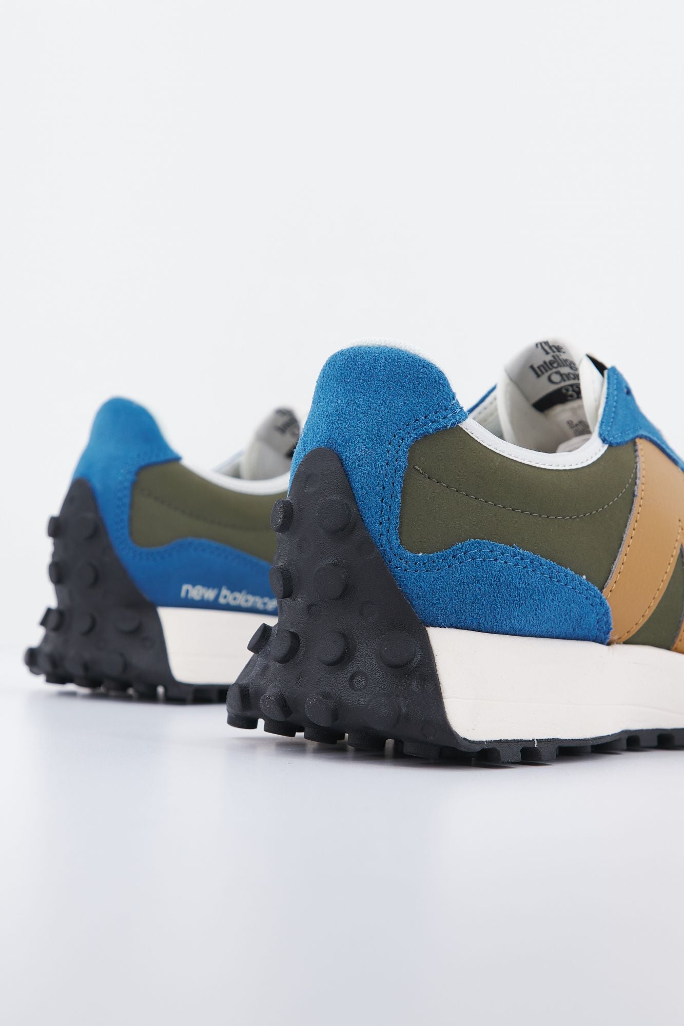 NEW BALANCE MS327 LE1 en color AZUL (3)