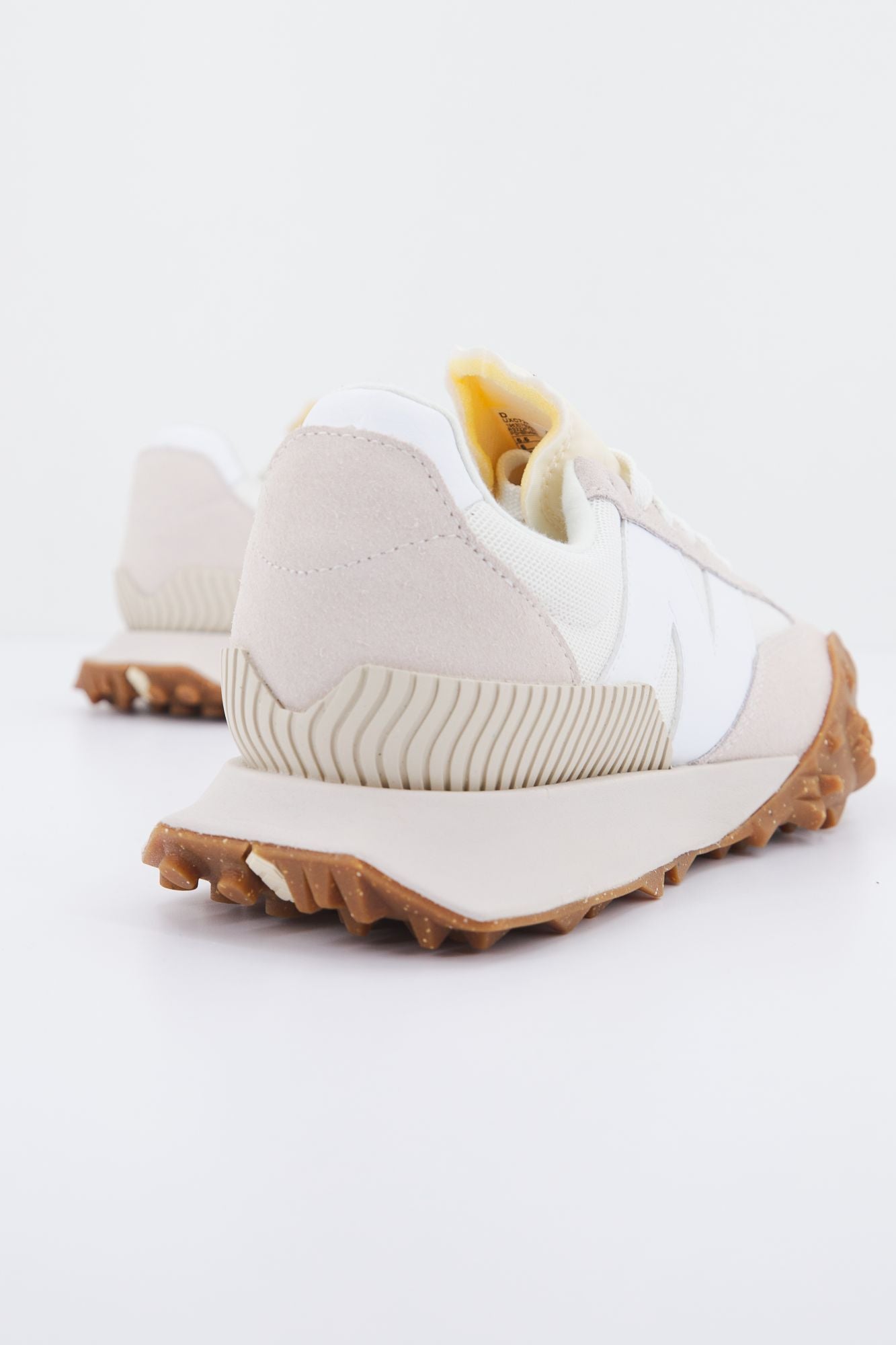 NEW BALANCE UXC72 RD en color BEIS (3)
