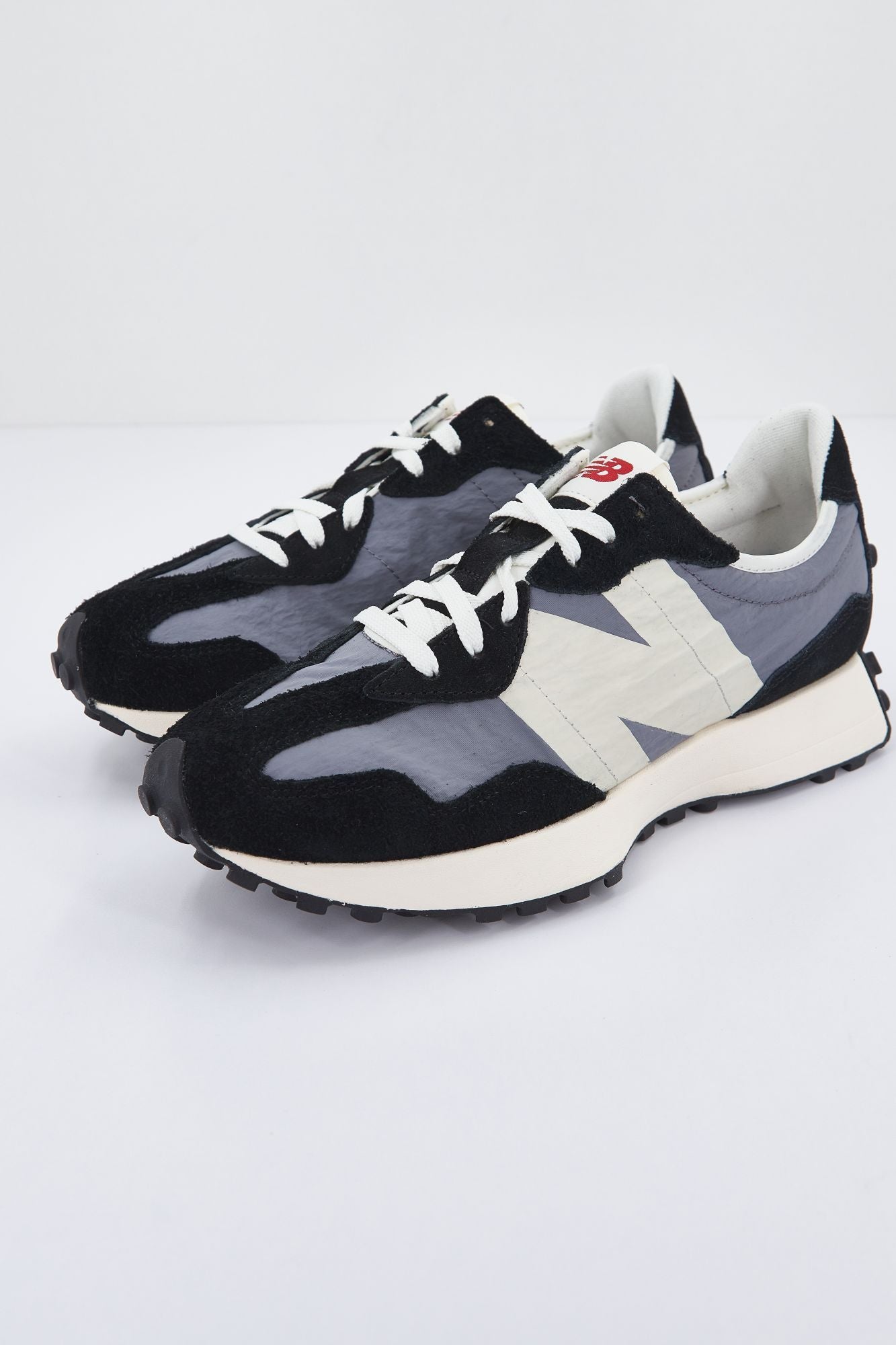 NEW BALANCE MS327 CI en color GRIS (1)