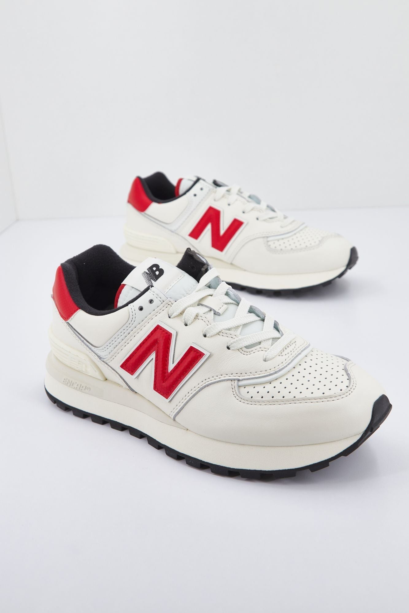NEW BALANCE U574L GTC en color BEIS (2)