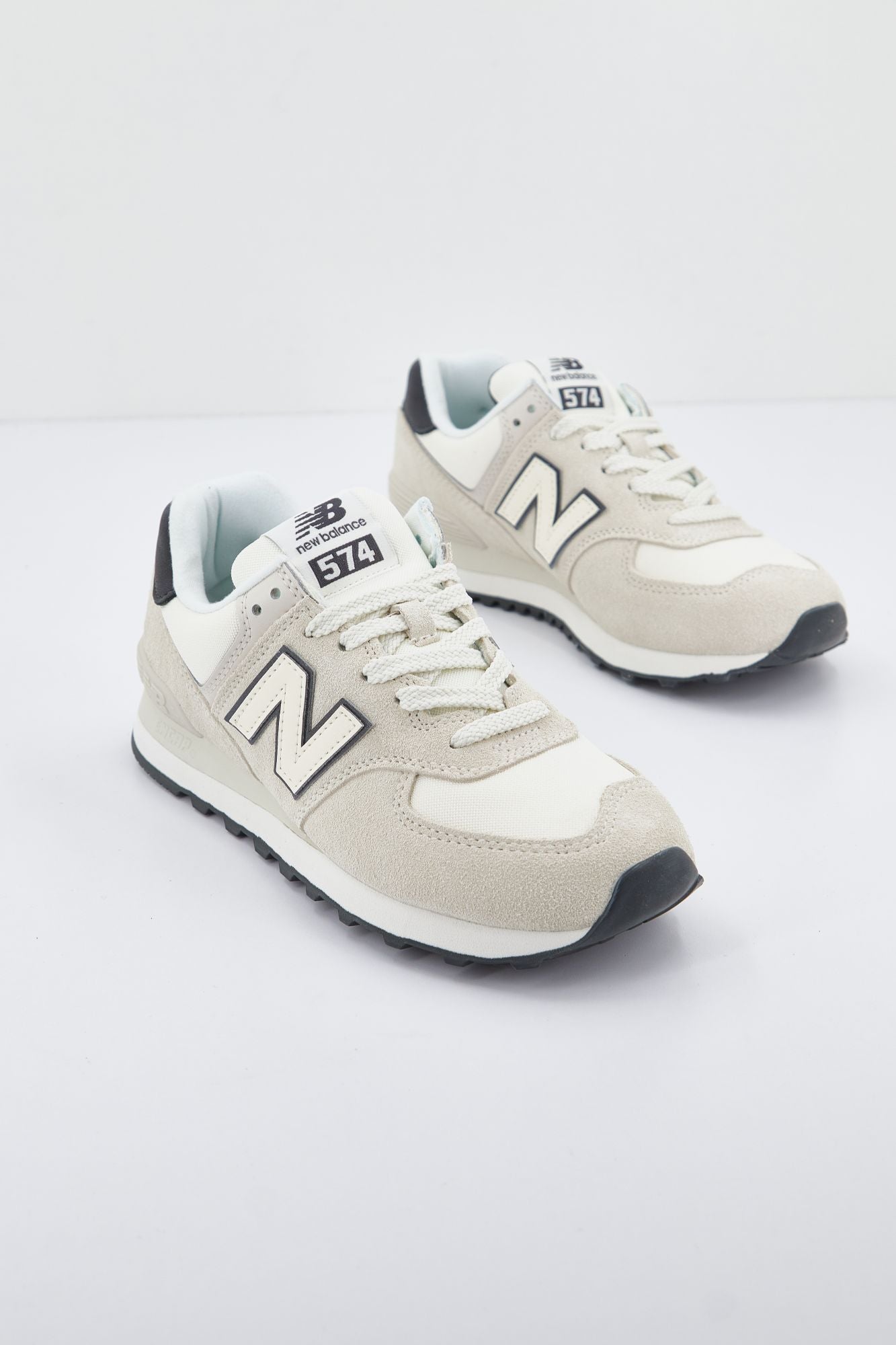 NEW BALANCE WL574 PC en color BEIS (1)