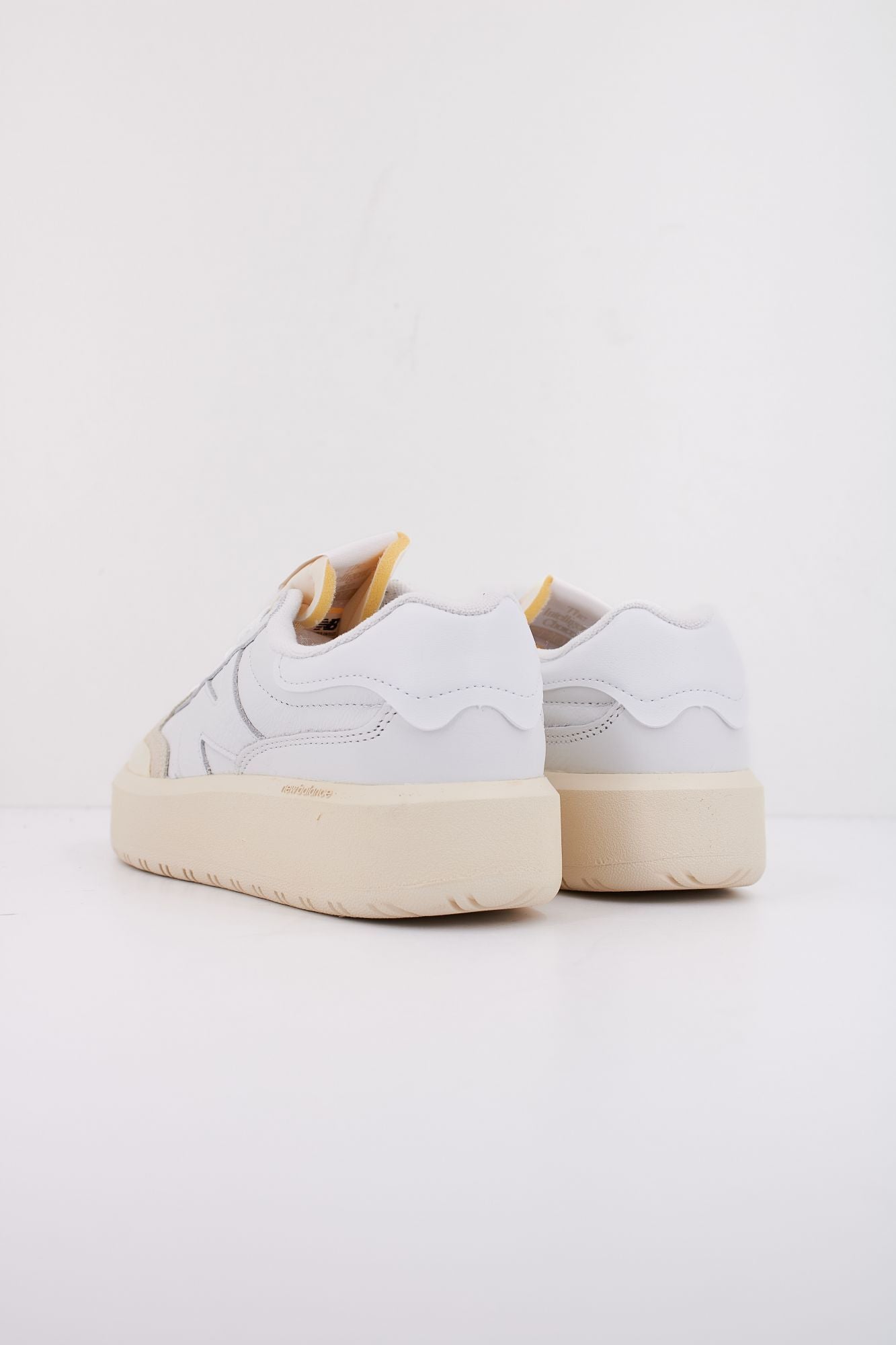 NEW BALANCE CT302 OB en color BLANCO (4)