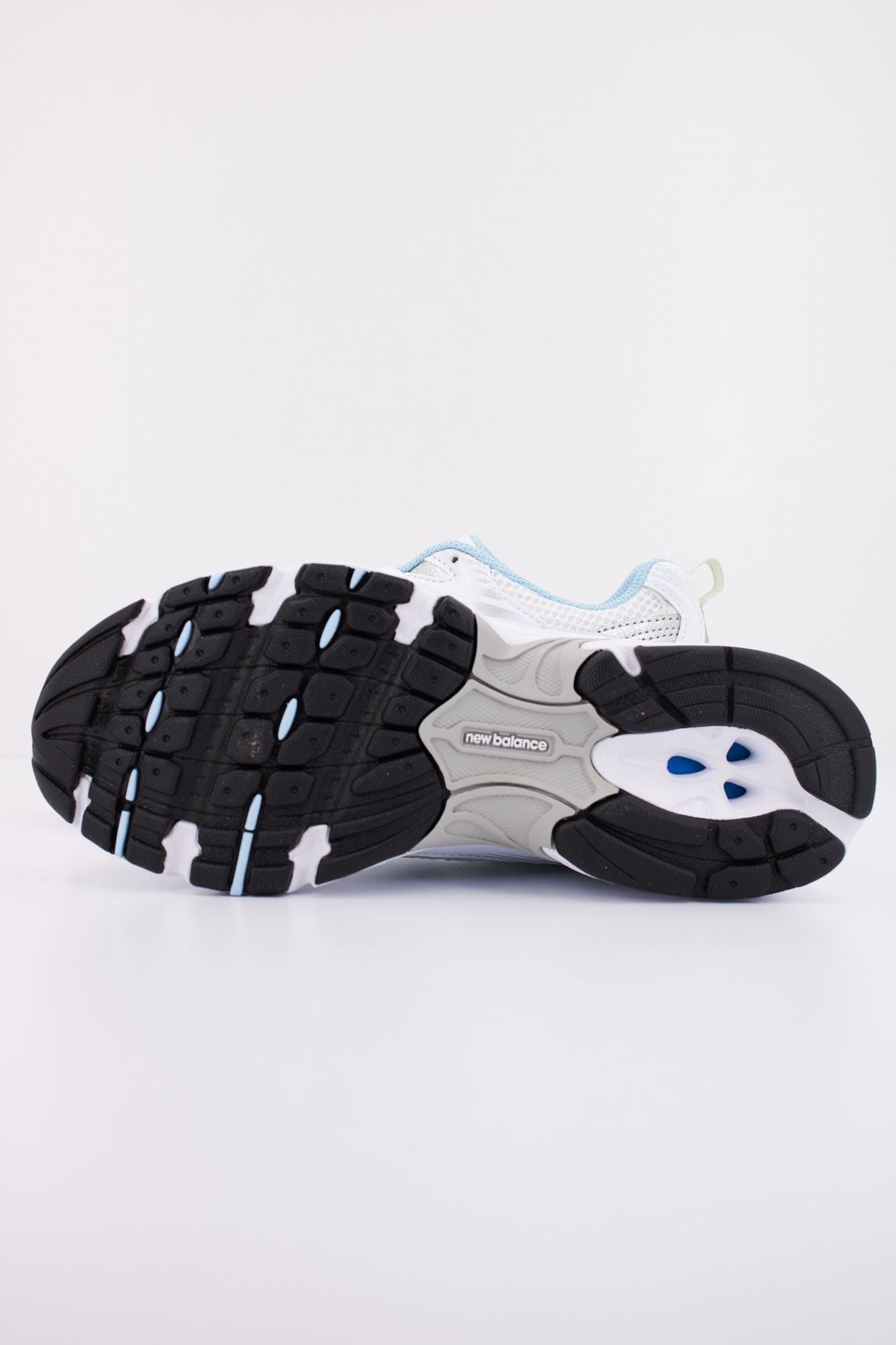 NEW BALANCE MR530 SGB en color BLANCO (5)