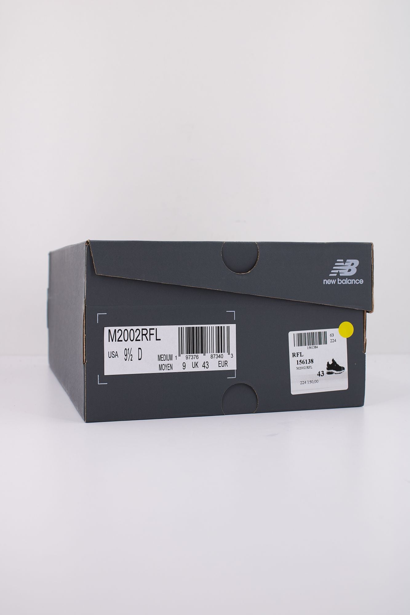 NEW BALANCE M2002 RFL en color GRIS (6)