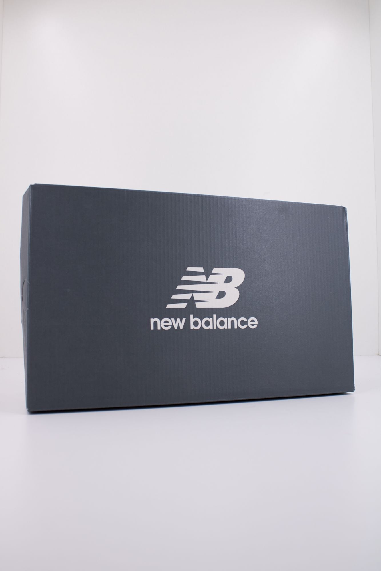 NEW BALANCE BB550 ESD en color BLANCO (6)