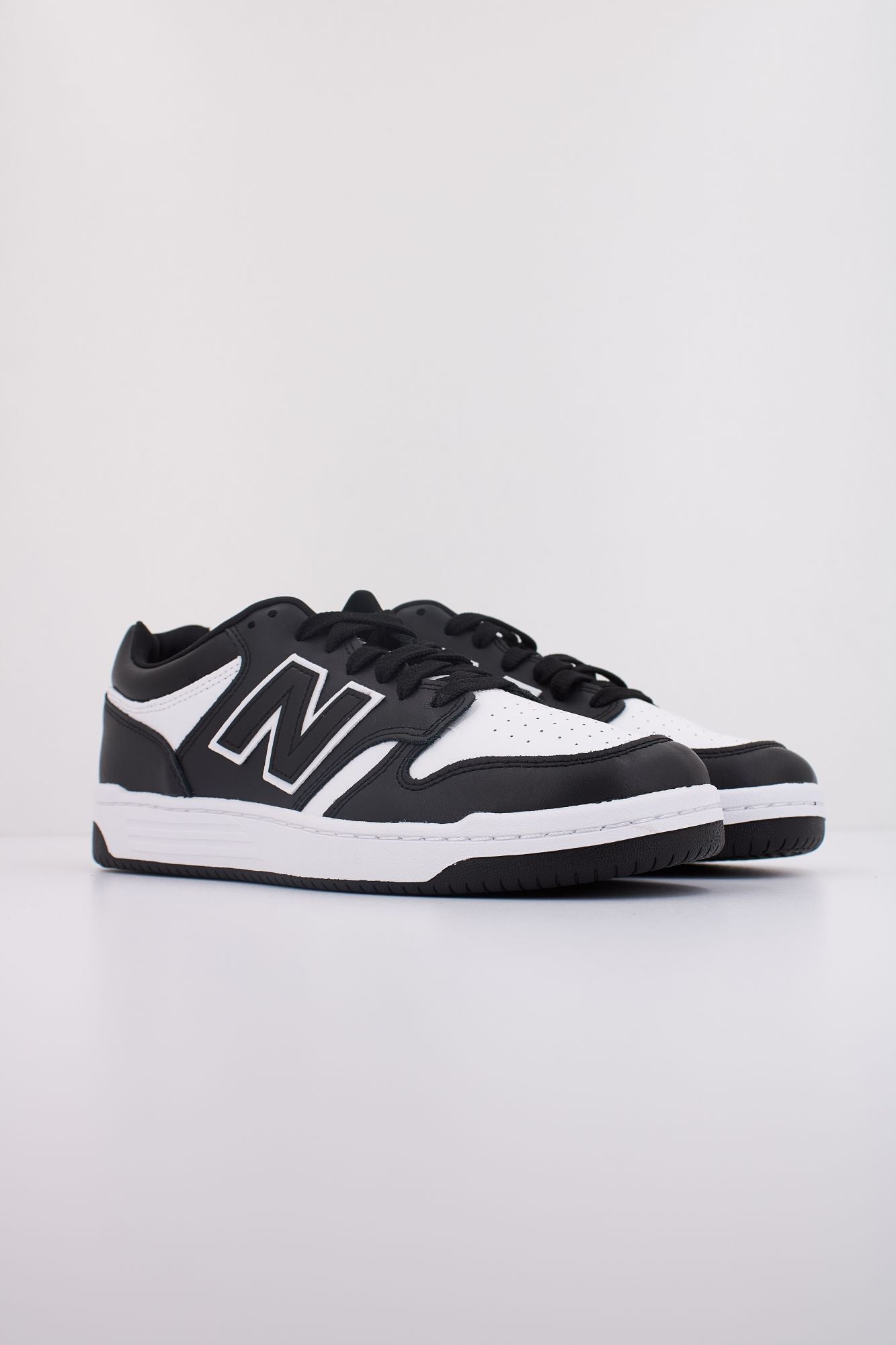 NEW BALANCE BB480 en color NEGRO (2)