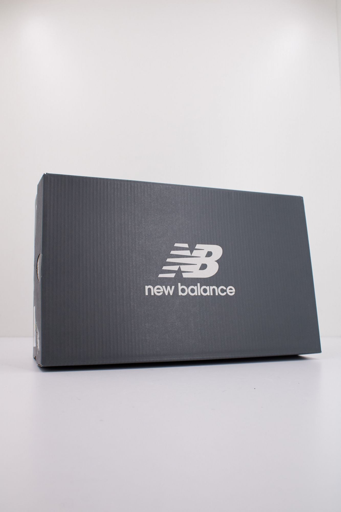 NEW BALANCE U370 en color GRIS (6)