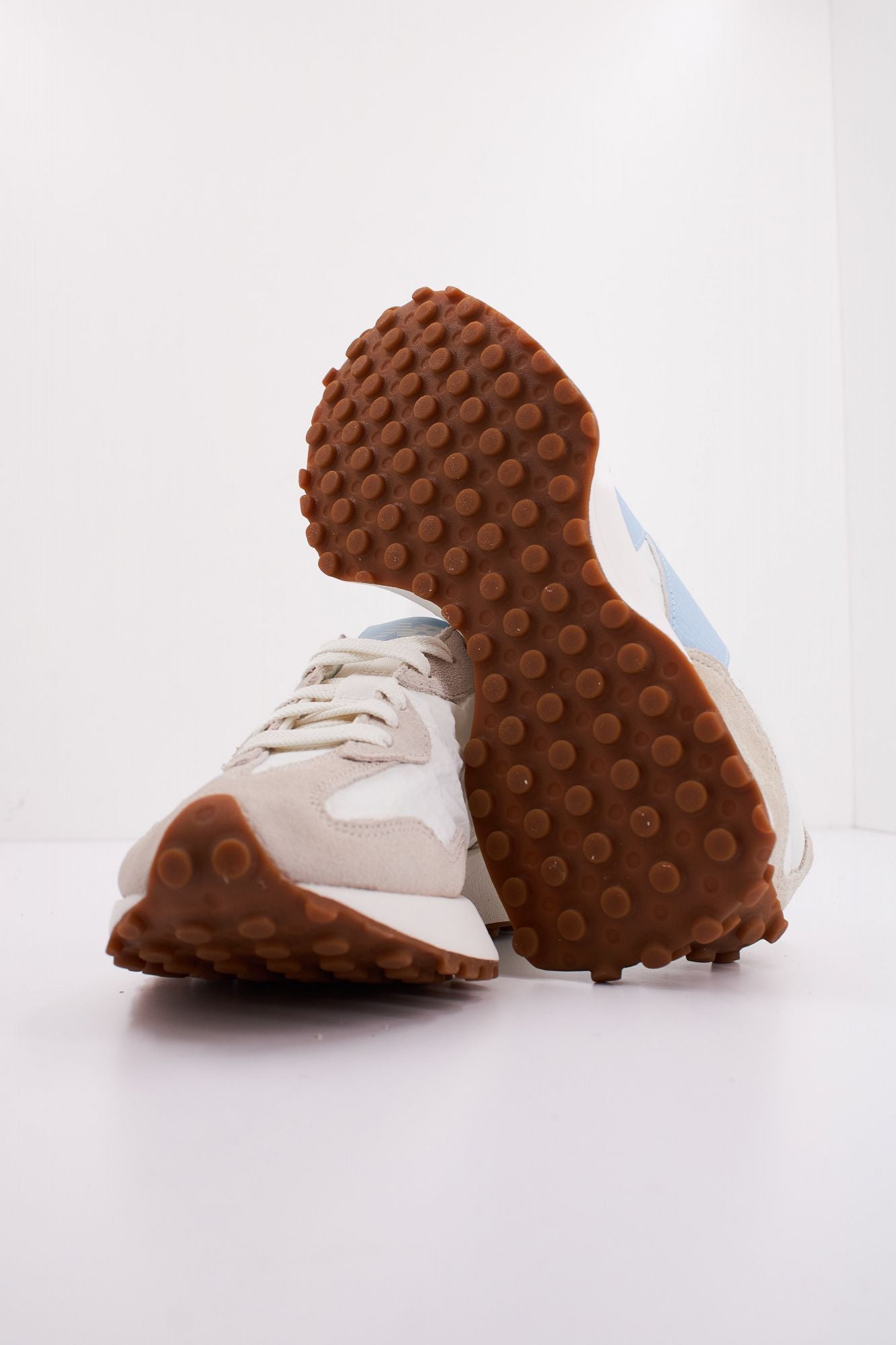 NEW BALANCE WS327 FTA en color BEIS (5)