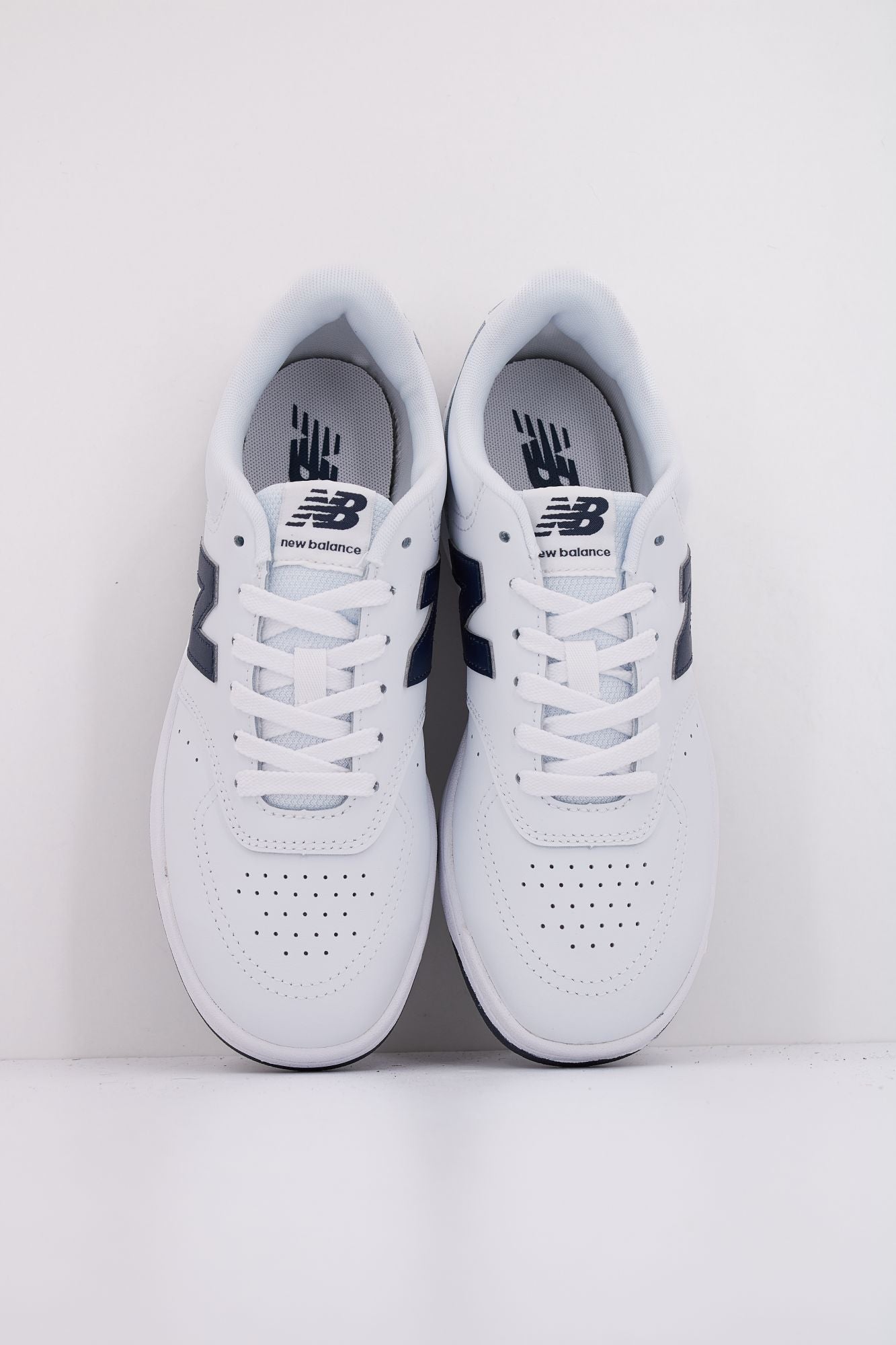 NEW BALANCE BB80 en color BLANCO (3)