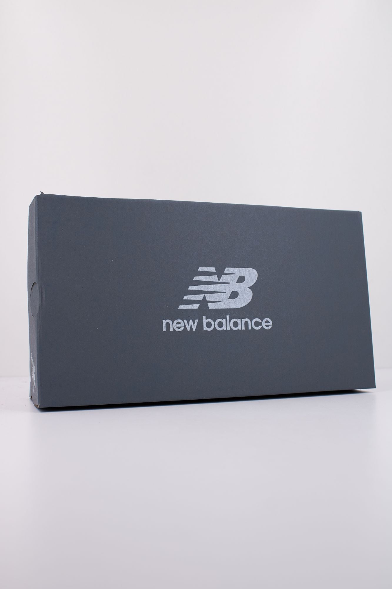 NEW BALANCE URC42 HG en color BEIS (6)