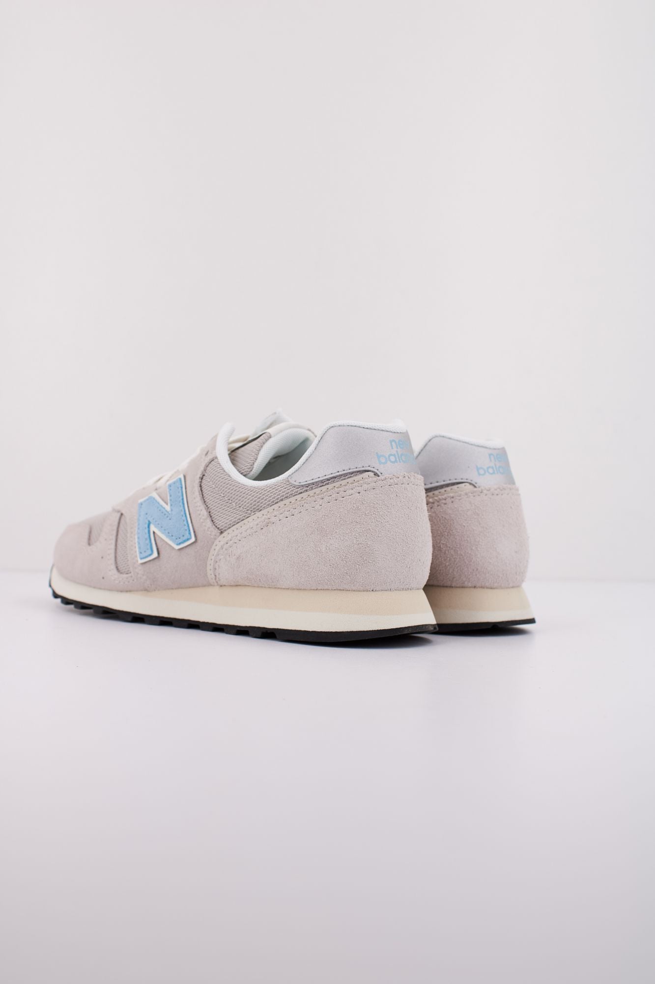 NEW BALANCE WL373 en color GRIS (4)