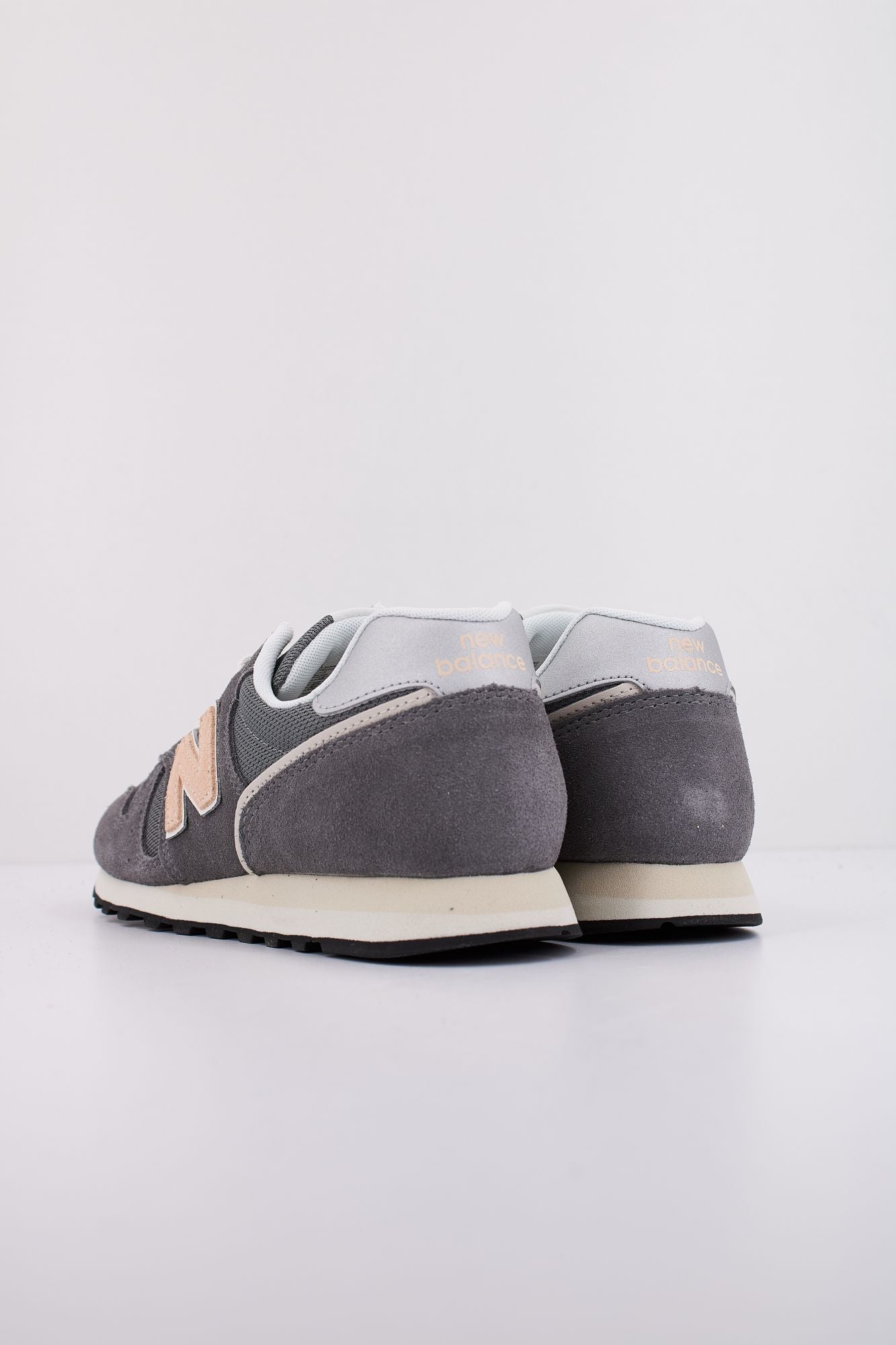 NEW BALANCE WL373 en color GRIS (4)