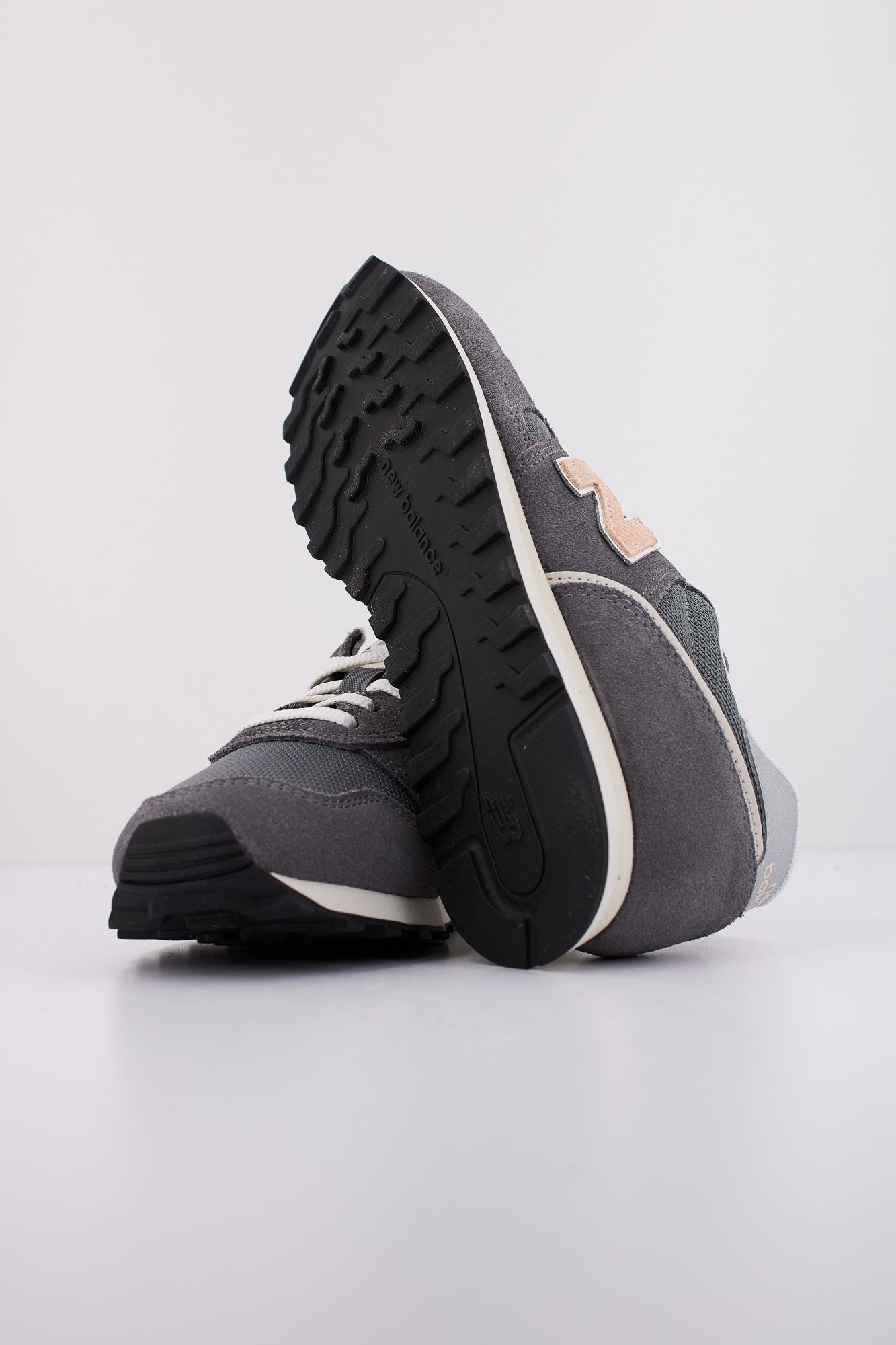 NEW BALANCE WL373 en color GRIS (5)