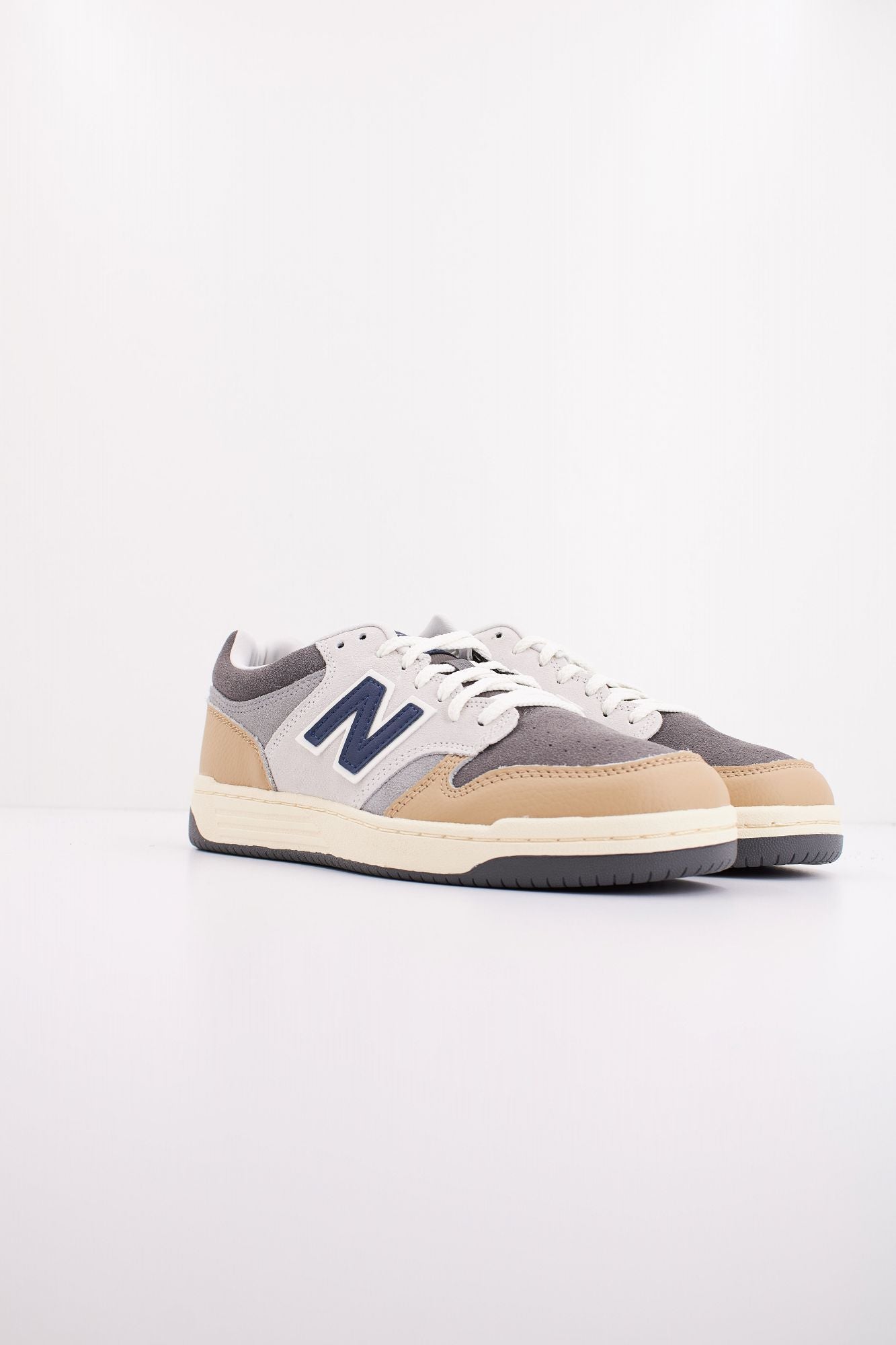 NEW BALANCE LGB RETRO BASKETBALL en color GRIS (2)