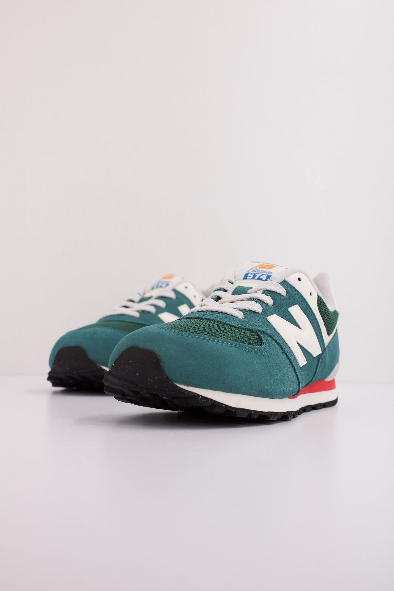 NEW BALANCE GC574 VPG en color VERDE (2)