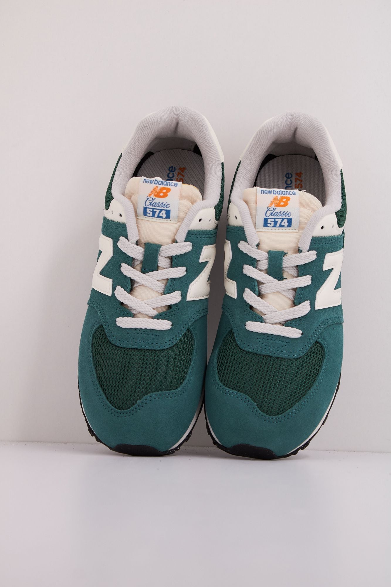 NEW BALANCE GC574 VPG en color VERDE (3)