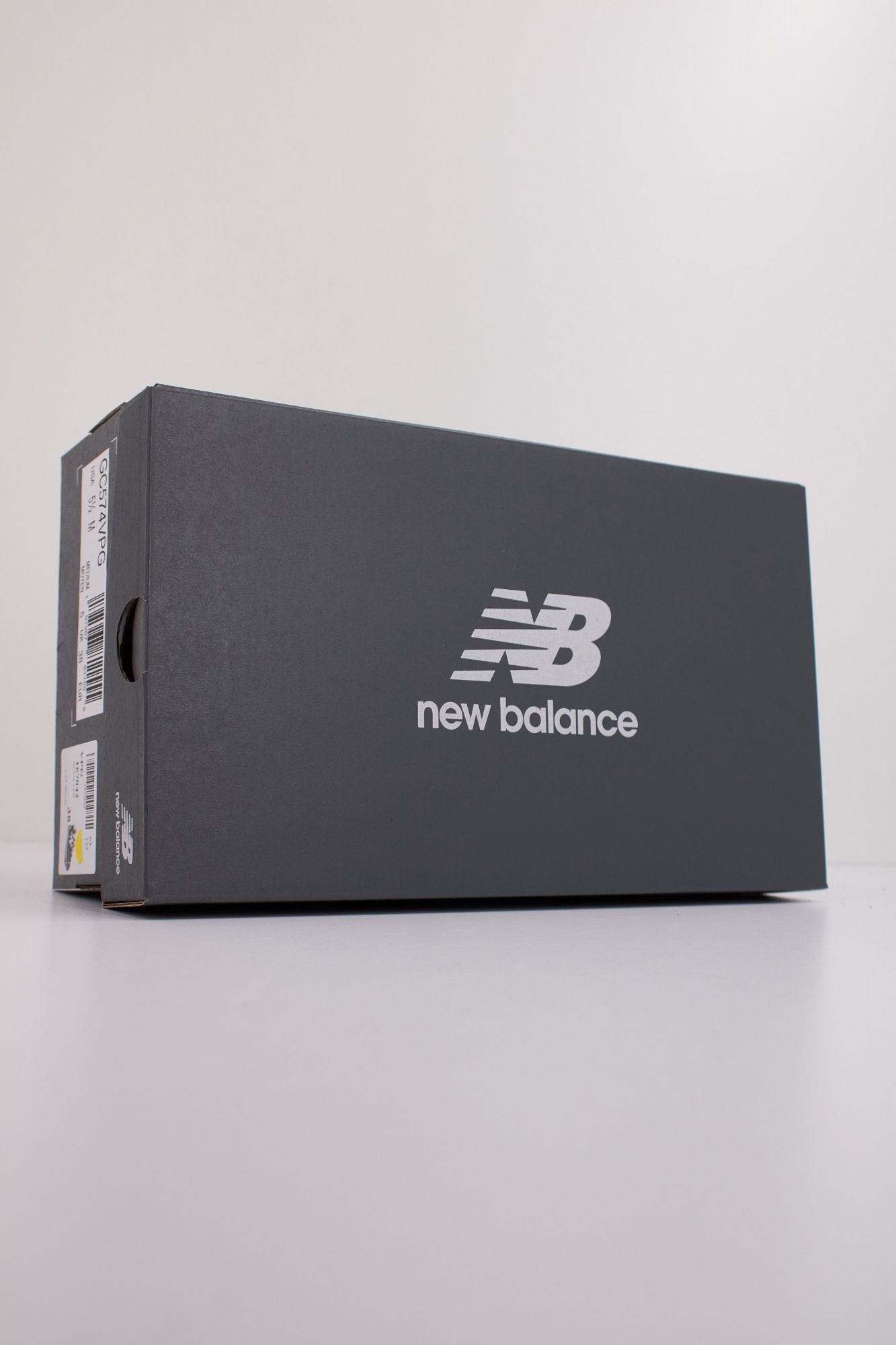 NEW BALANCE GC574 VPG en color VERDE (6)