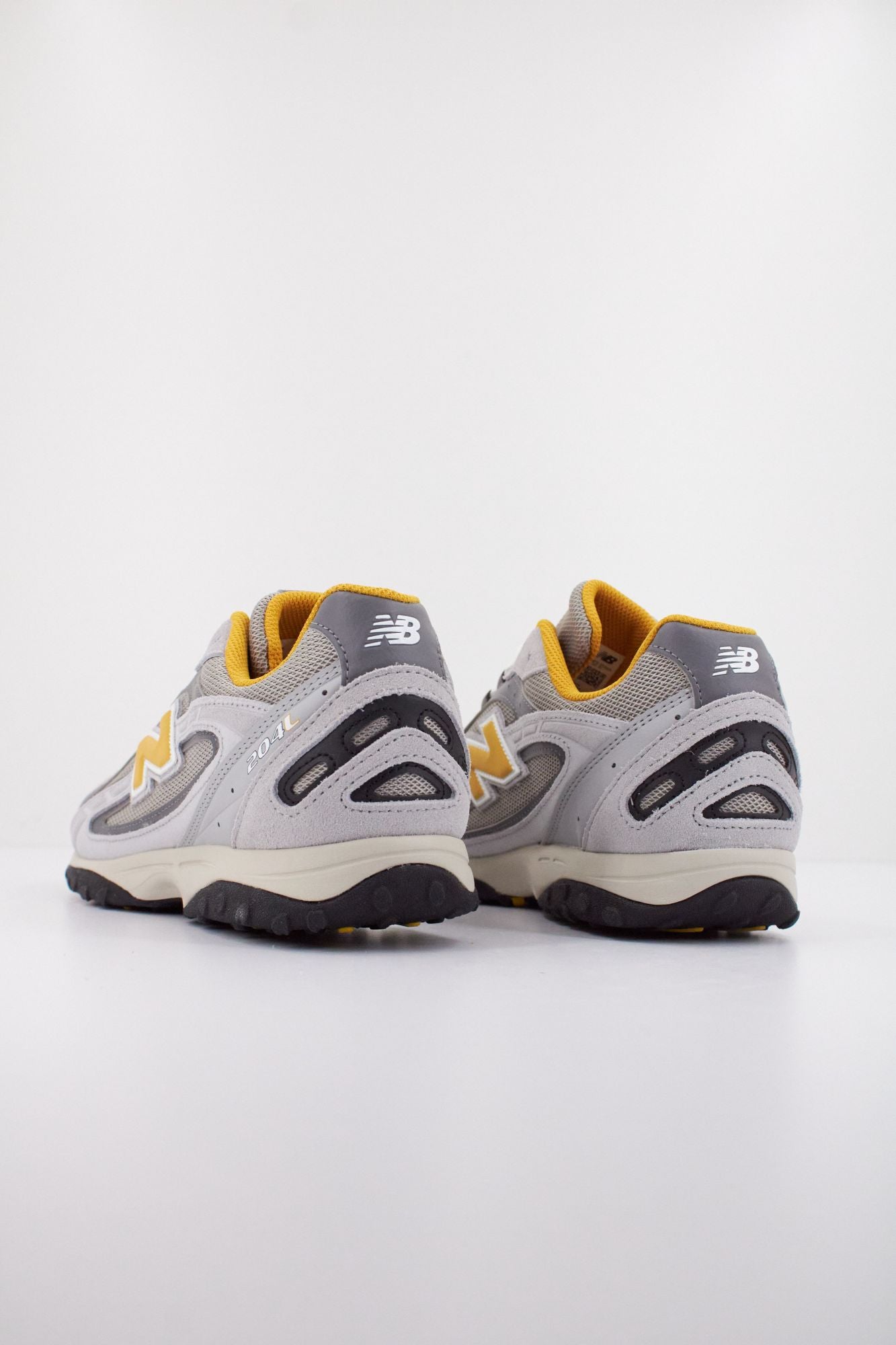 NEW BALANCE U204L NPB en color GRIS (4)