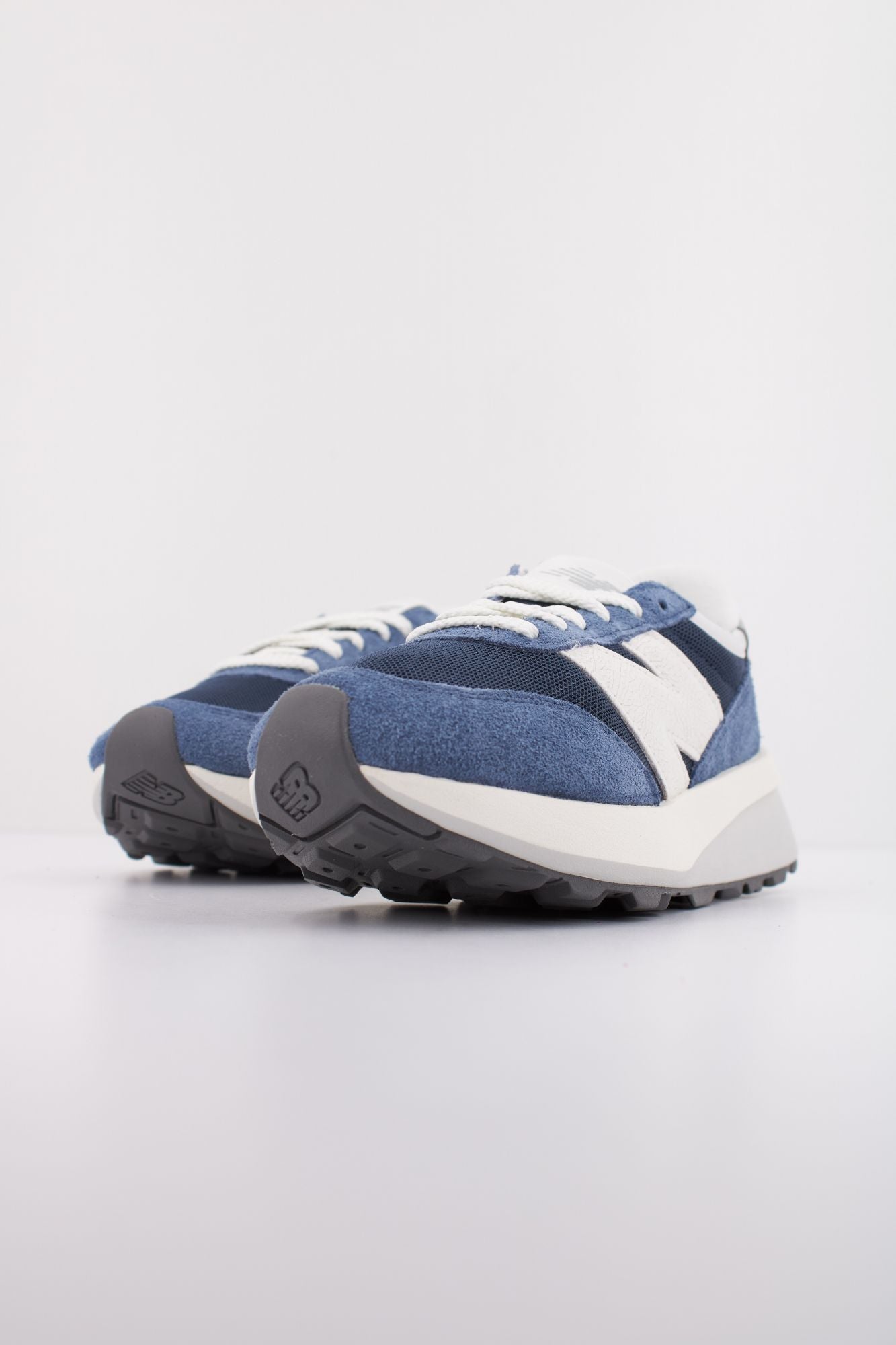 NEW BALANCE U370 en color AZUL (2)